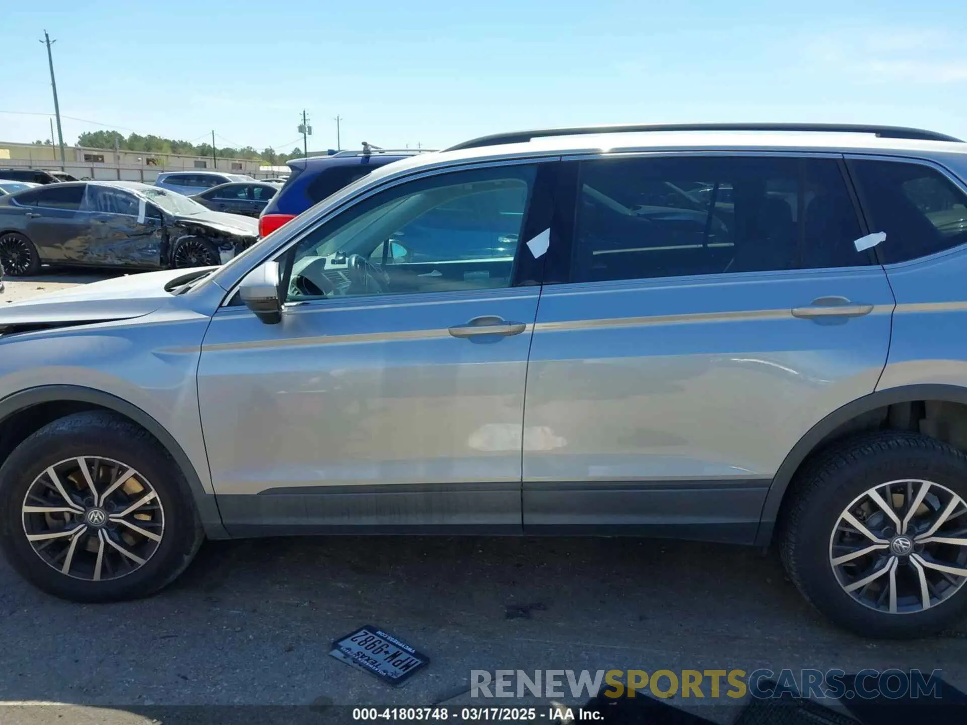 14 Photograph of a damaged car 3VV3B7AX5KM195140 VOLKSWAGEN TIGUAN 2019