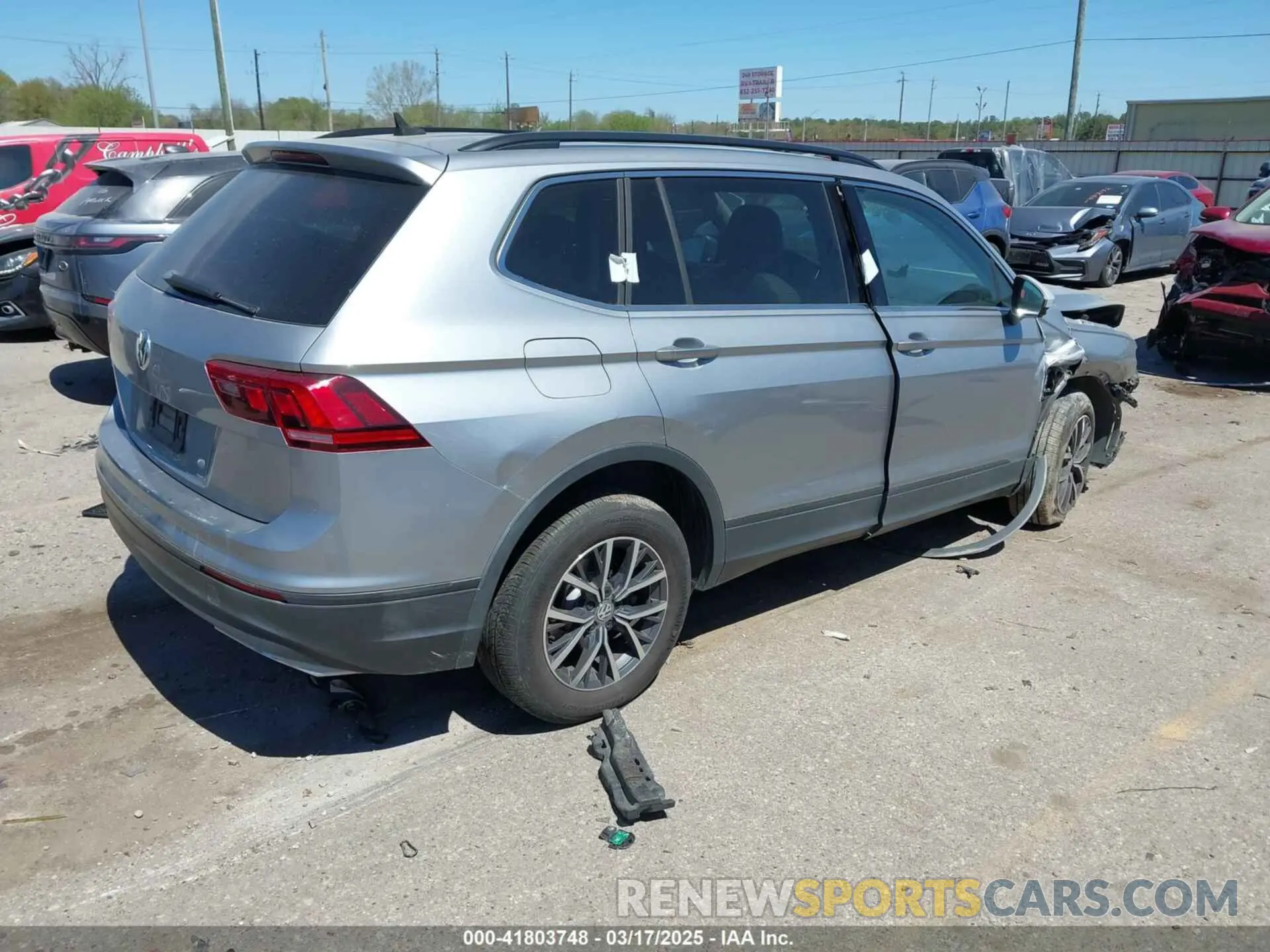 4 Photograph of a damaged car 3VV3B7AX5KM195140 VOLKSWAGEN TIGUAN 2019
