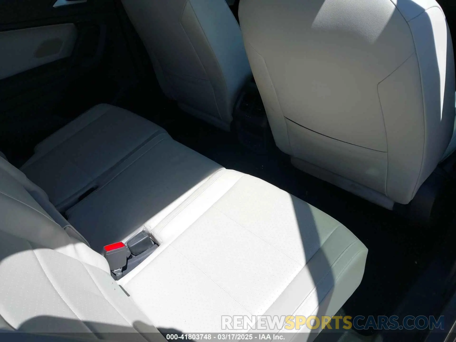 8 Photograph of a damaged car 3VV3B7AX5KM195140 VOLKSWAGEN TIGUAN 2019