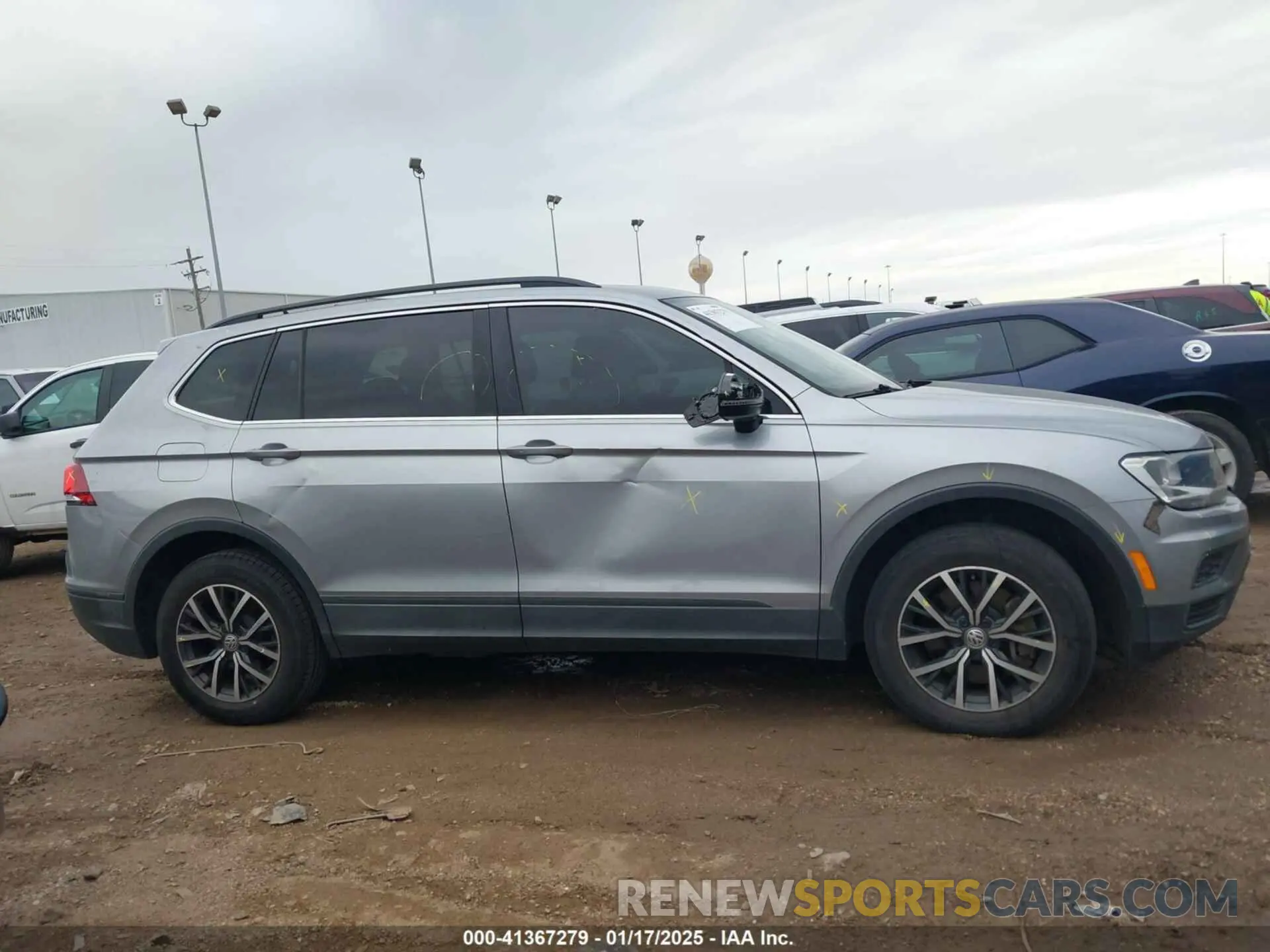 13 Photograph of a damaged car 3VV3B7AX6KM138493 VOLKSWAGEN TIGUAN 2019