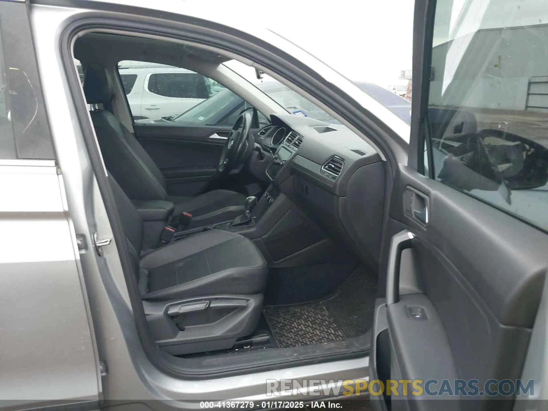 5 Photograph of a damaged car 3VV3B7AX6KM138493 VOLKSWAGEN TIGUAN 2019