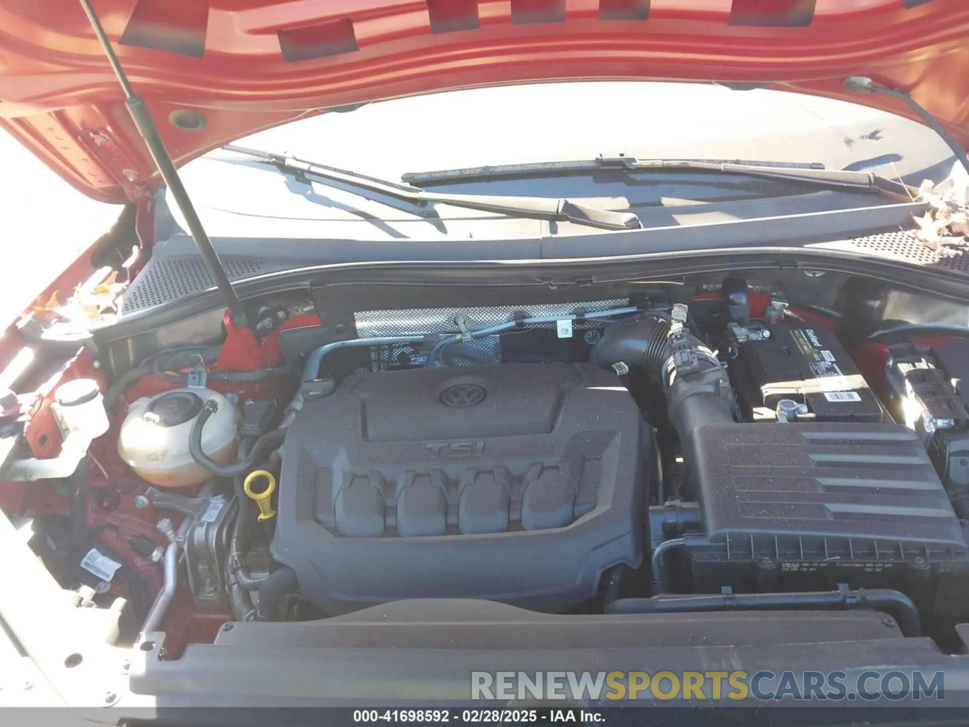 10 Photograph of a damaged car 3VV3B7AX6KM161627 VOLKSWAGEN TIGUAN 2019