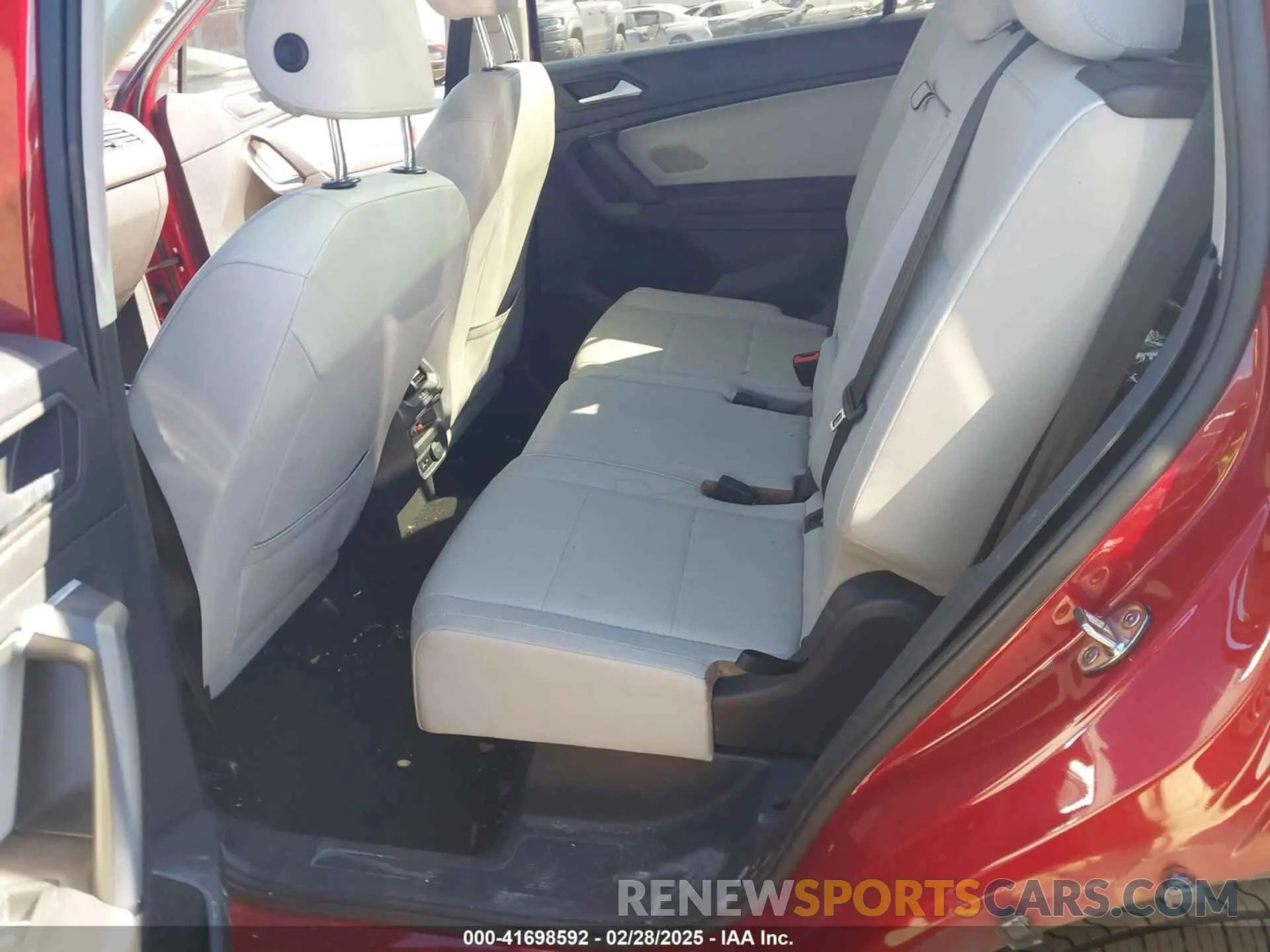 8 Photograph of a damaged car 3VV3B7AX6KM161627 VOLKSWAGEN TIGUAN 2019