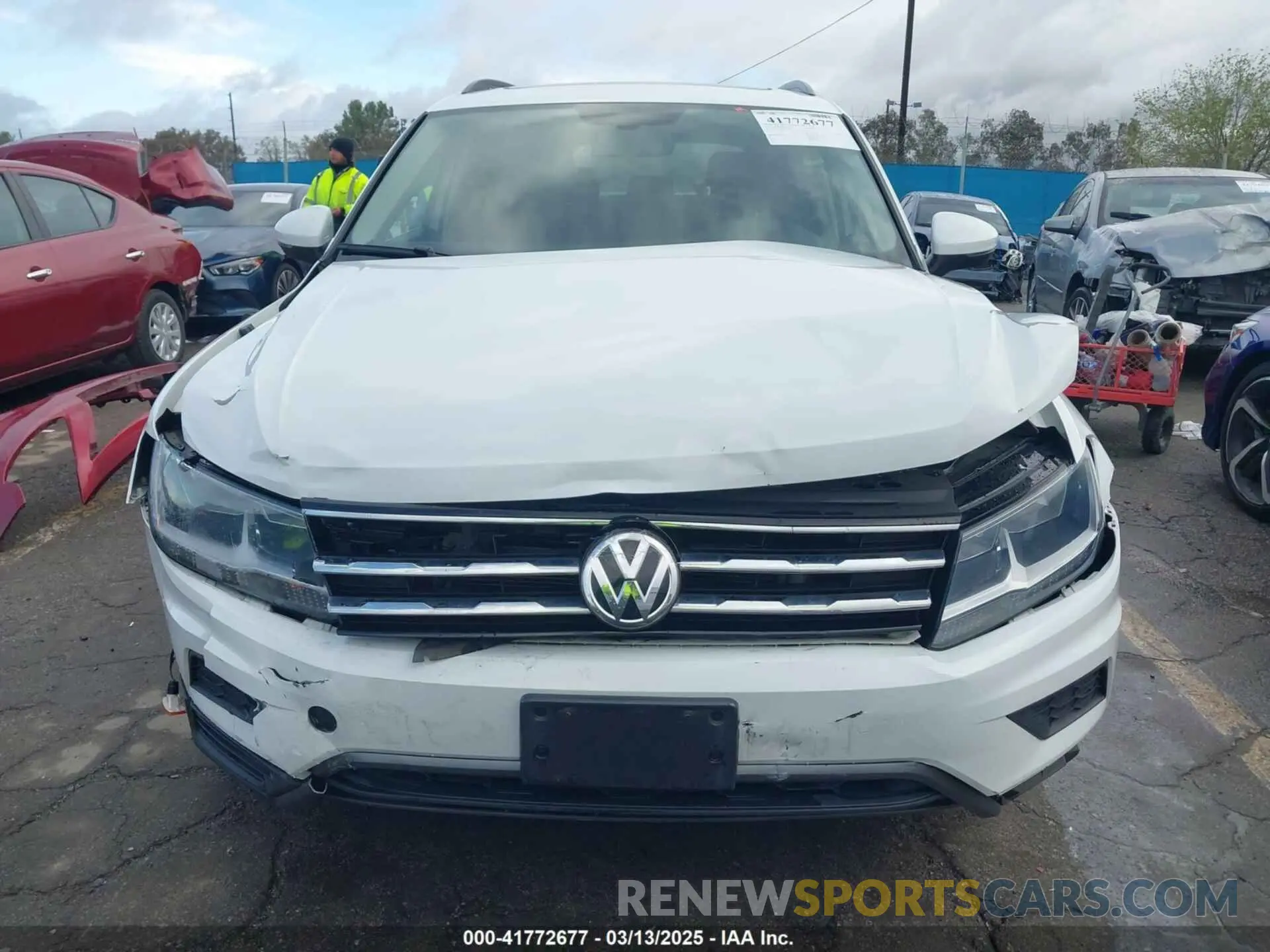 12 Photograph of a damaged car 3VV3B7AX6KM178881 VOLKSWAGEN TIGUAN 2019