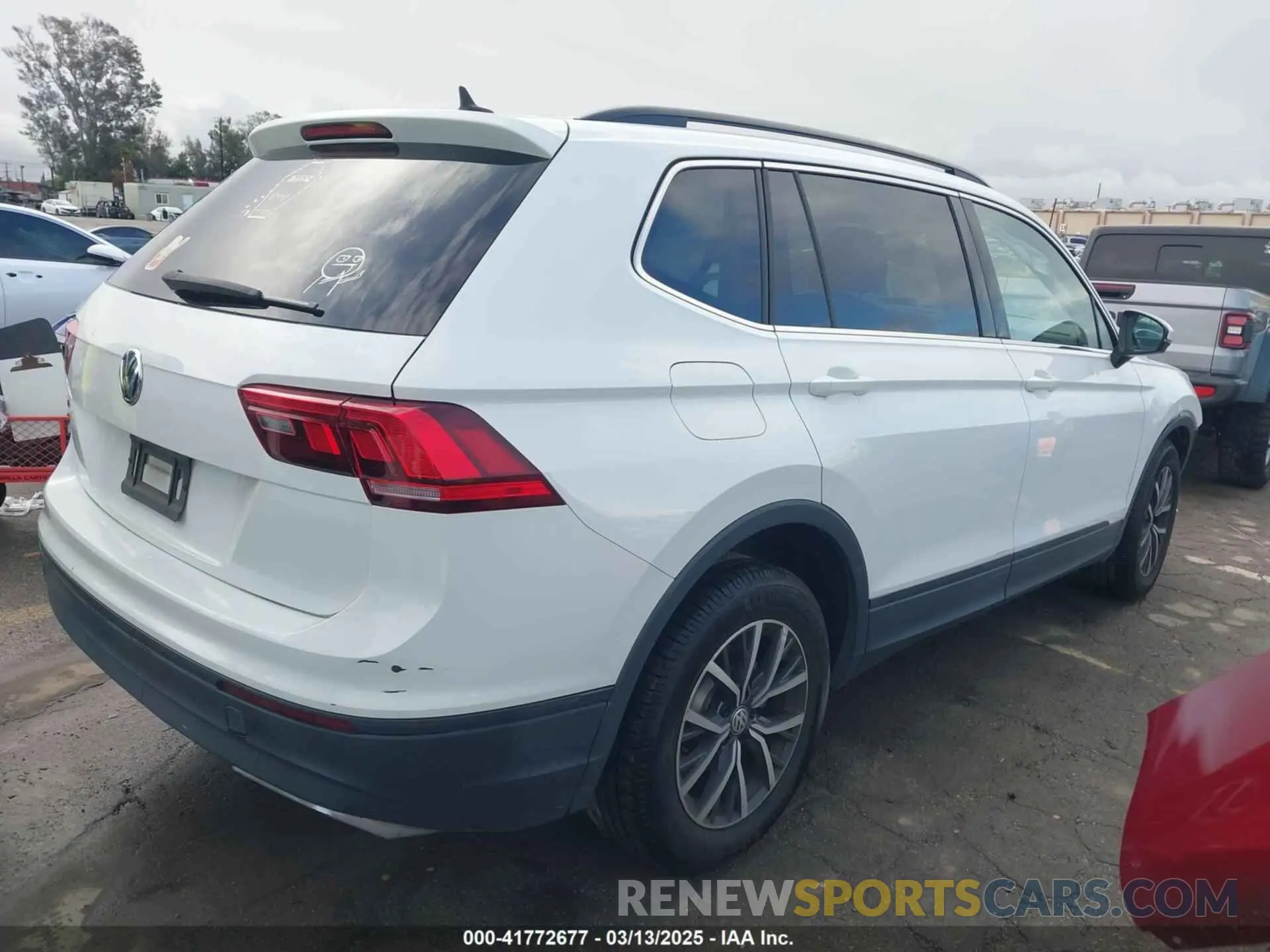 4 Photograph of a damaged car 3VV3B7AX6KM178881 VOLKSWAGEN TIGUAN 2019