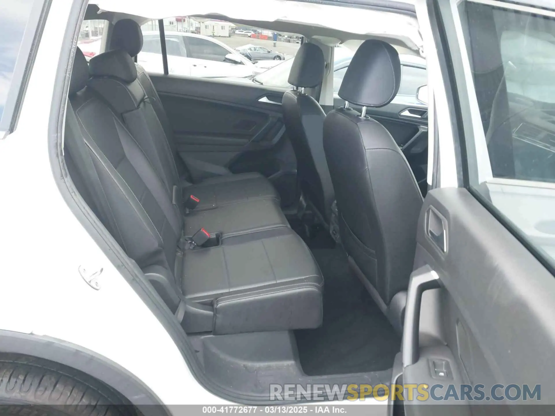8 Photograph of a damaged car 3VV3B7AX6KM178881 VOLKSWAGEN TIGUAN 2019