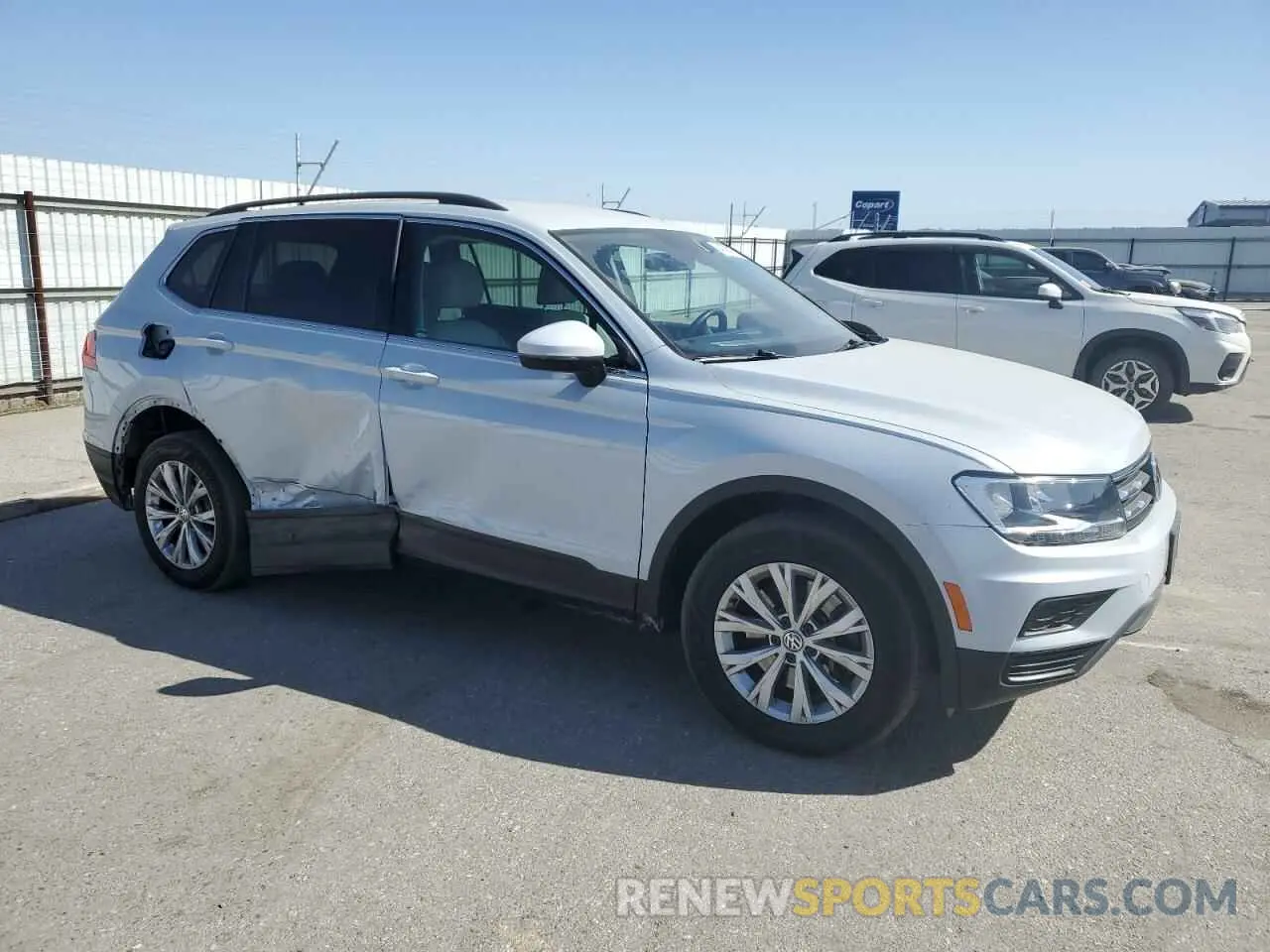 4 Photograph of a damaged car 3VV3B7AX7KM044817 VOLKSWAGEN TIGUAN 2019