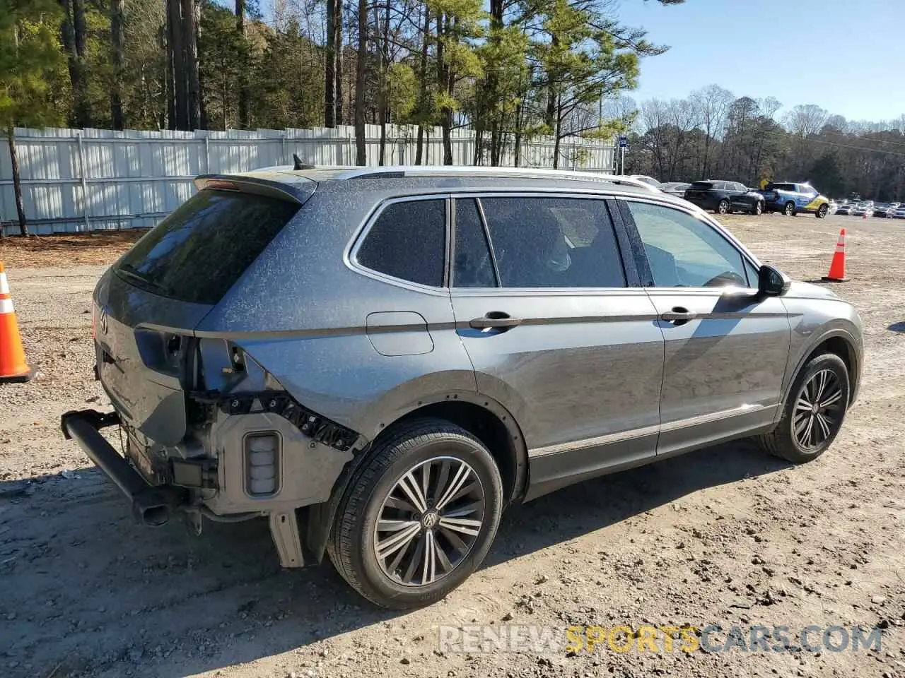 3 Photograph of a damaged car 3VV3B7AX7KM080619 VOLKSWAGEN TIGUAN 2019