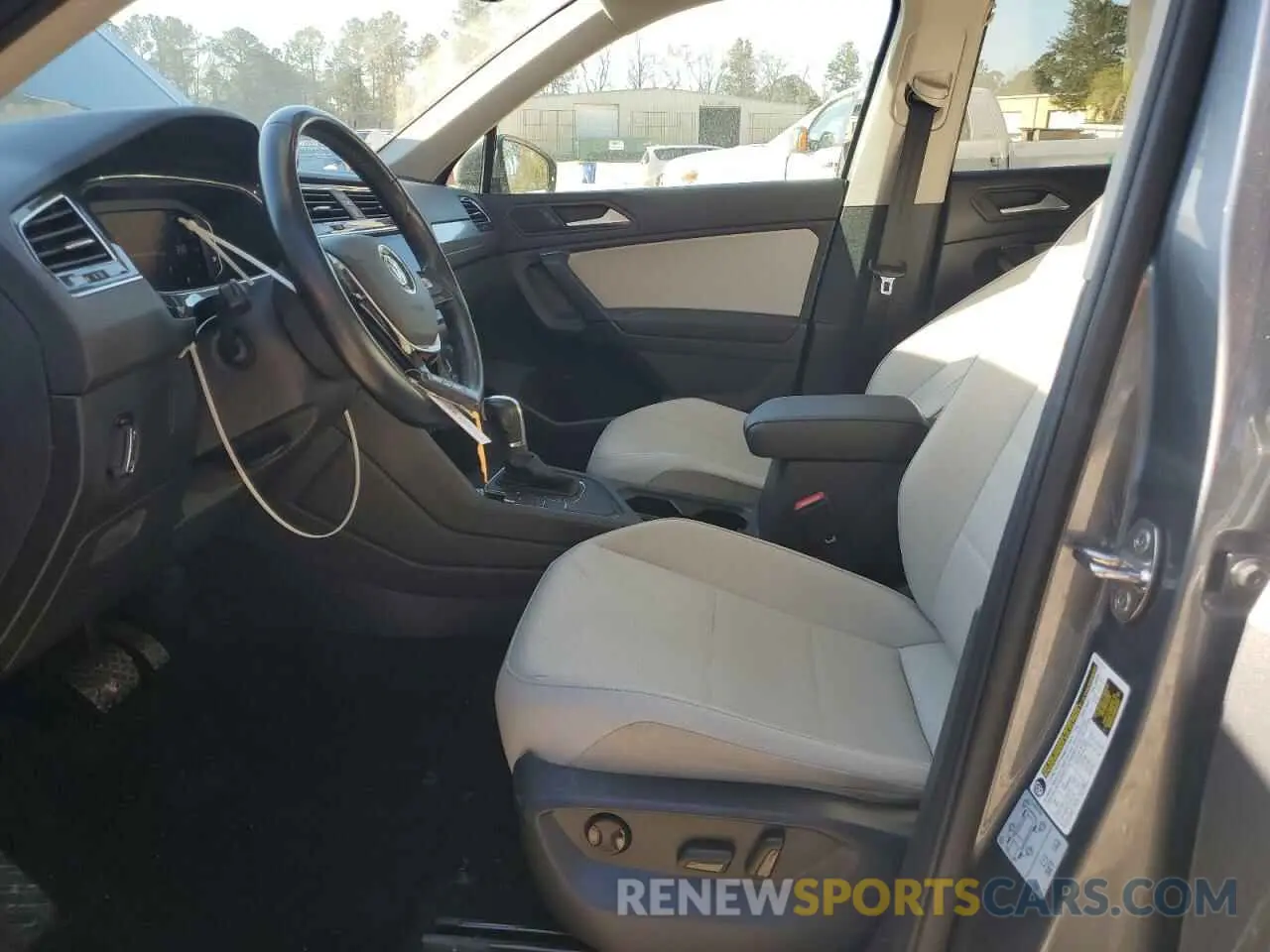 7 Photograph of a damaged car 3VV3B7AX7KM080619 VOLKSWAGEN TIGUAN 2019
