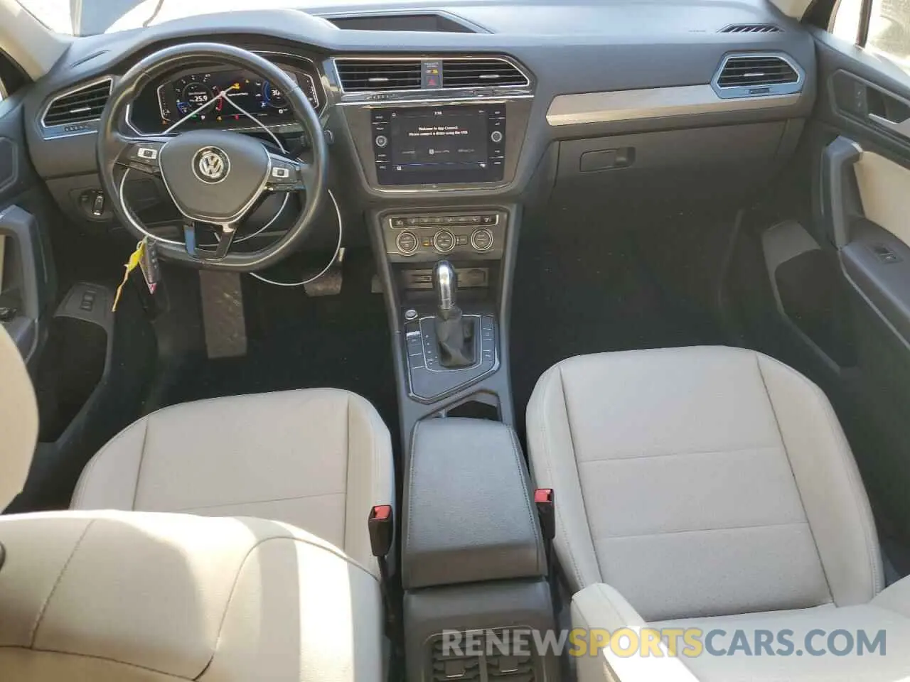 8 Photograph of a damaged car 3VV3B7AX7KM080619 VOLKSWAGEN TIGUAN 2019
