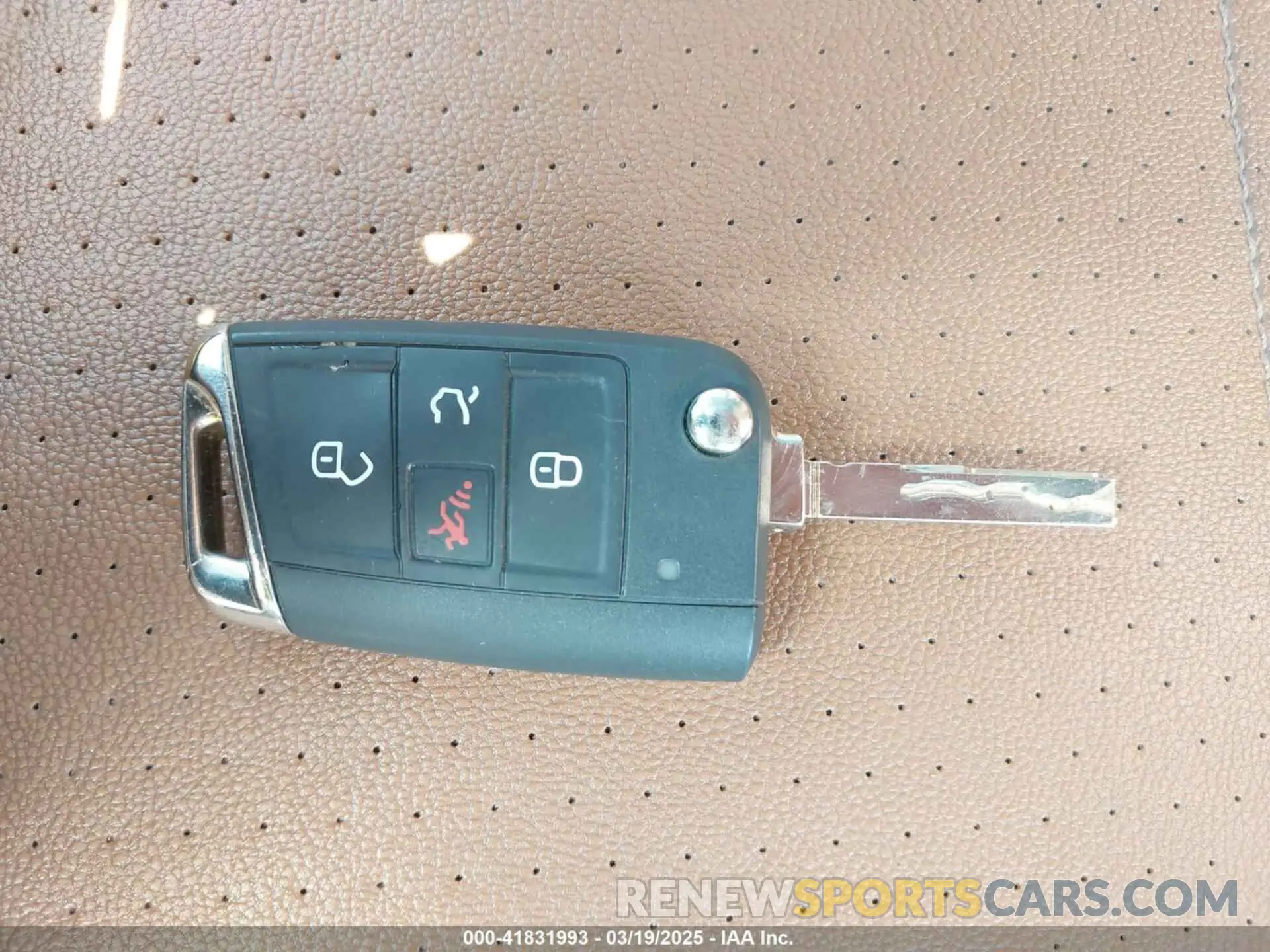 11 Photograph of a damaged car 3VV3B7AX7KM139460 VOLKSWAGEN TIGUAN 2019