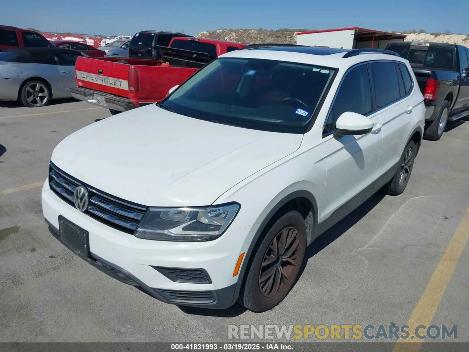2 Photograph of a damaged car 3VV3B7AX7KM139460 VOLKSWAGEN TIGUAN 2019