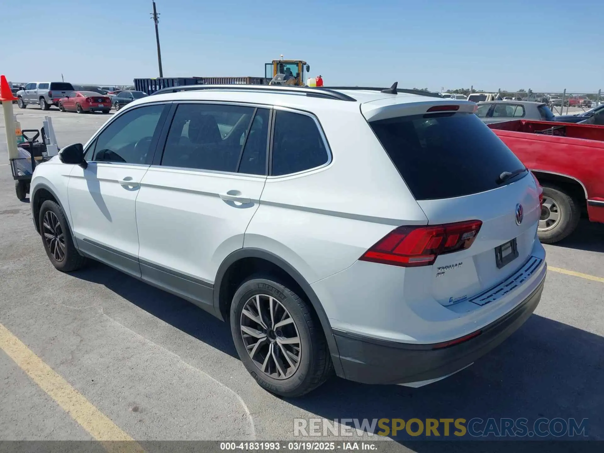 3 Photograph of a damaged car 3VV3B7AX7KM139460 VOLKSWAGEN TIGUAN 2019