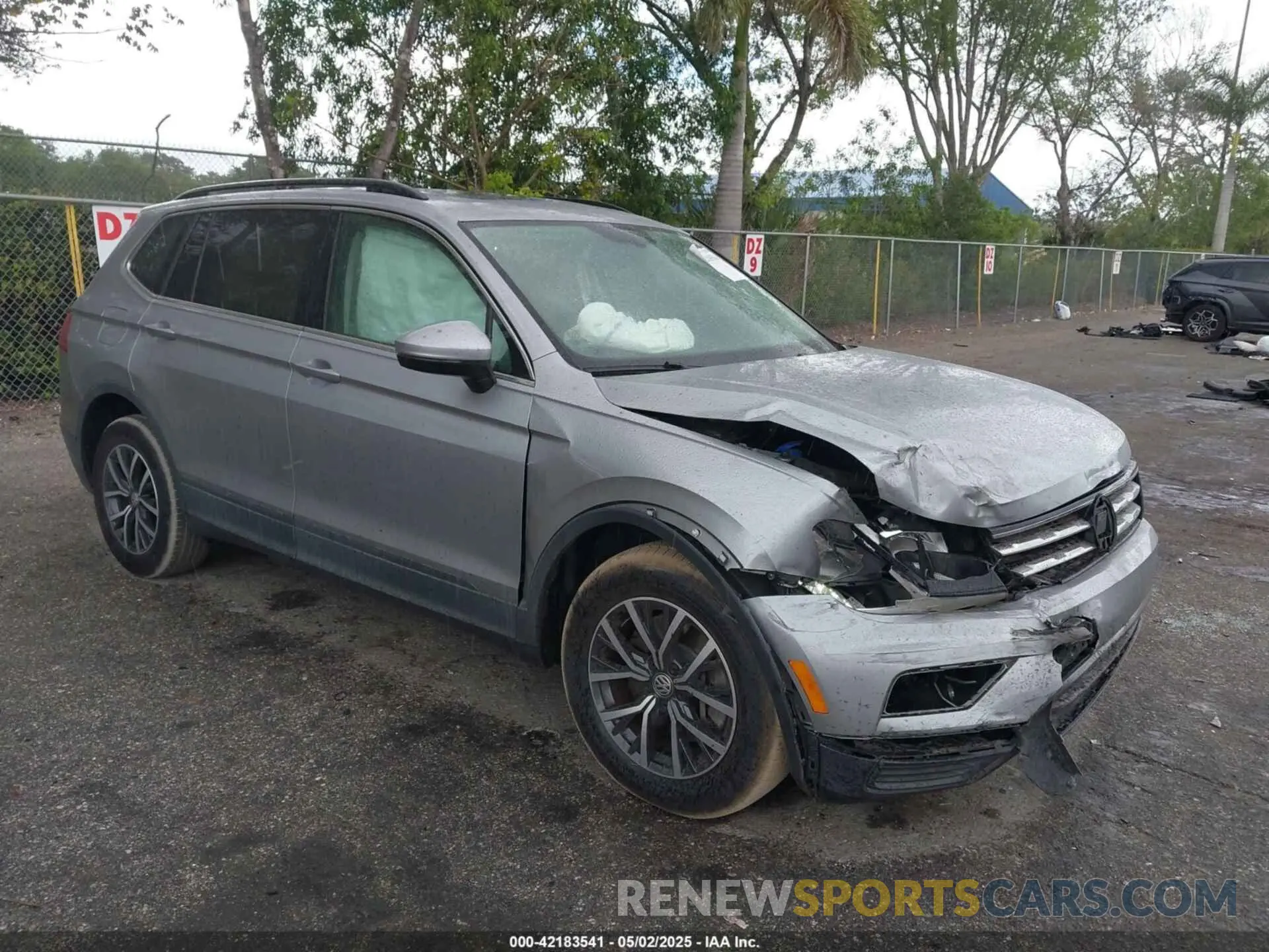 1 Photograph of a damaged car 3VV3B7AX7KM194376 VOLKSWAGEN TIGUAN 2019