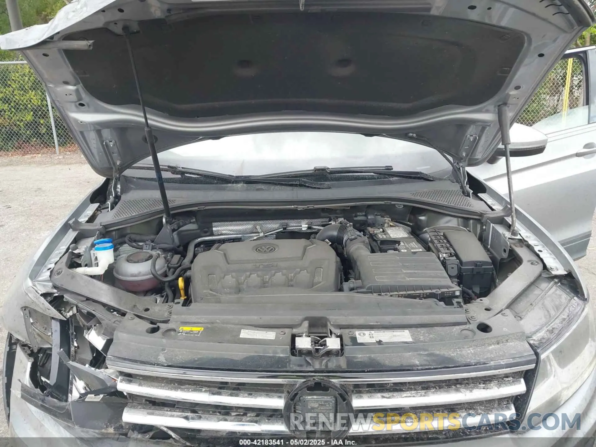 10 Photograph of a damaged car 3VV3B7AX7KM194376 VOLKSWAGEN TIGUAN 2019