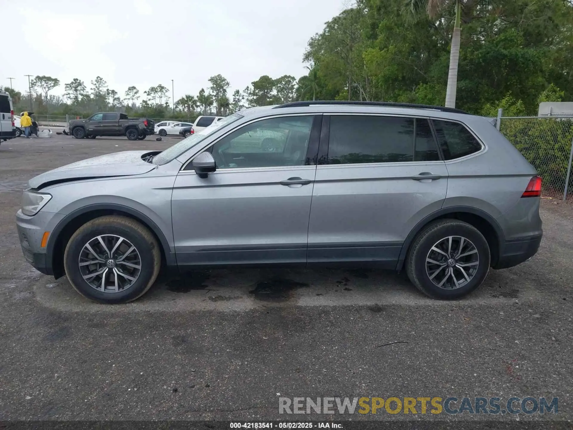14 Photograph of a damaged car 3VV3B7AX7KM194376 VOLKSWAGEN TIGUAN 2019