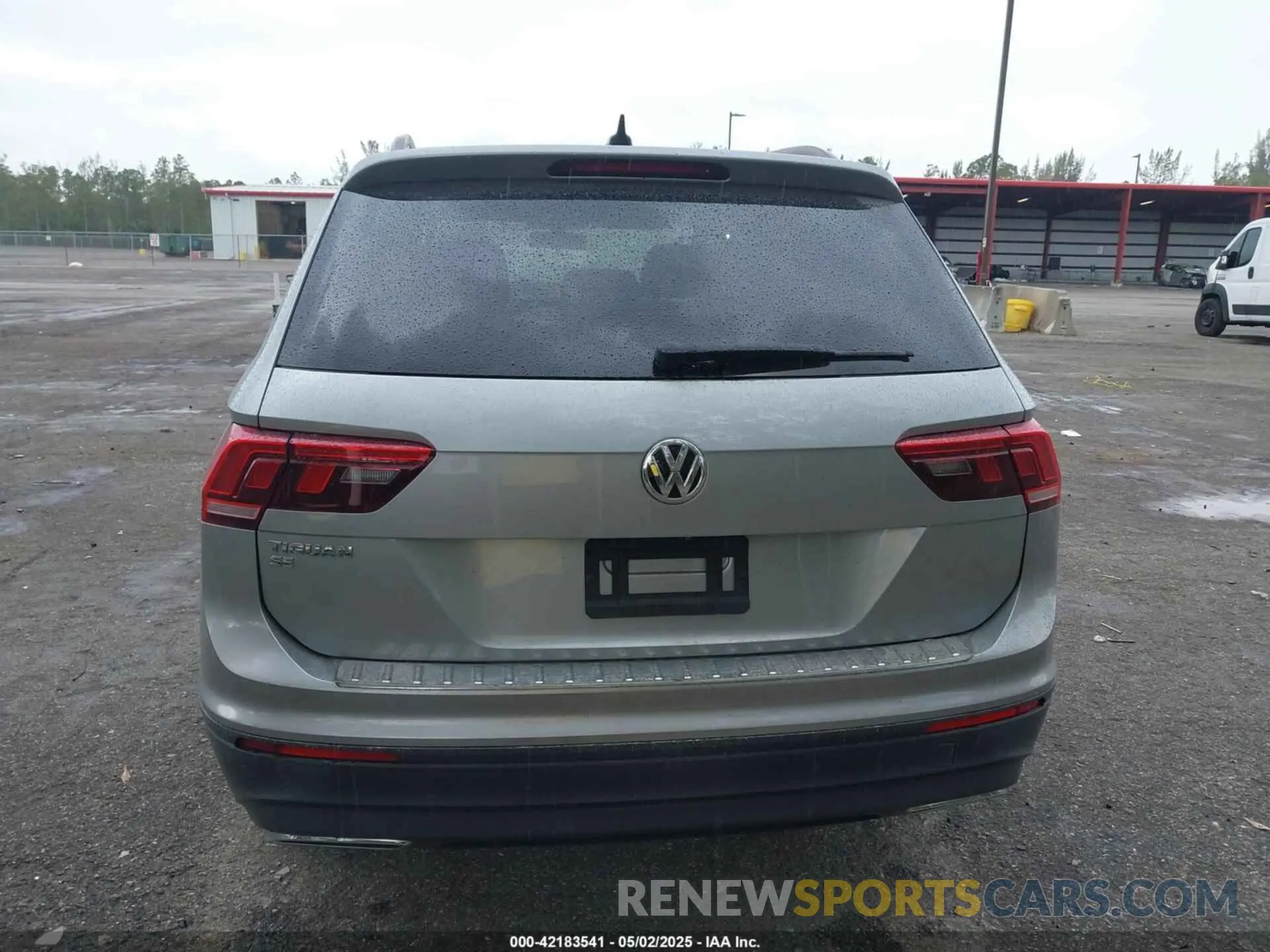 16 Photograph of a damaged car 3VV3B7AX7KM194376 VOLKSWAGEN TIGUAN 2019
