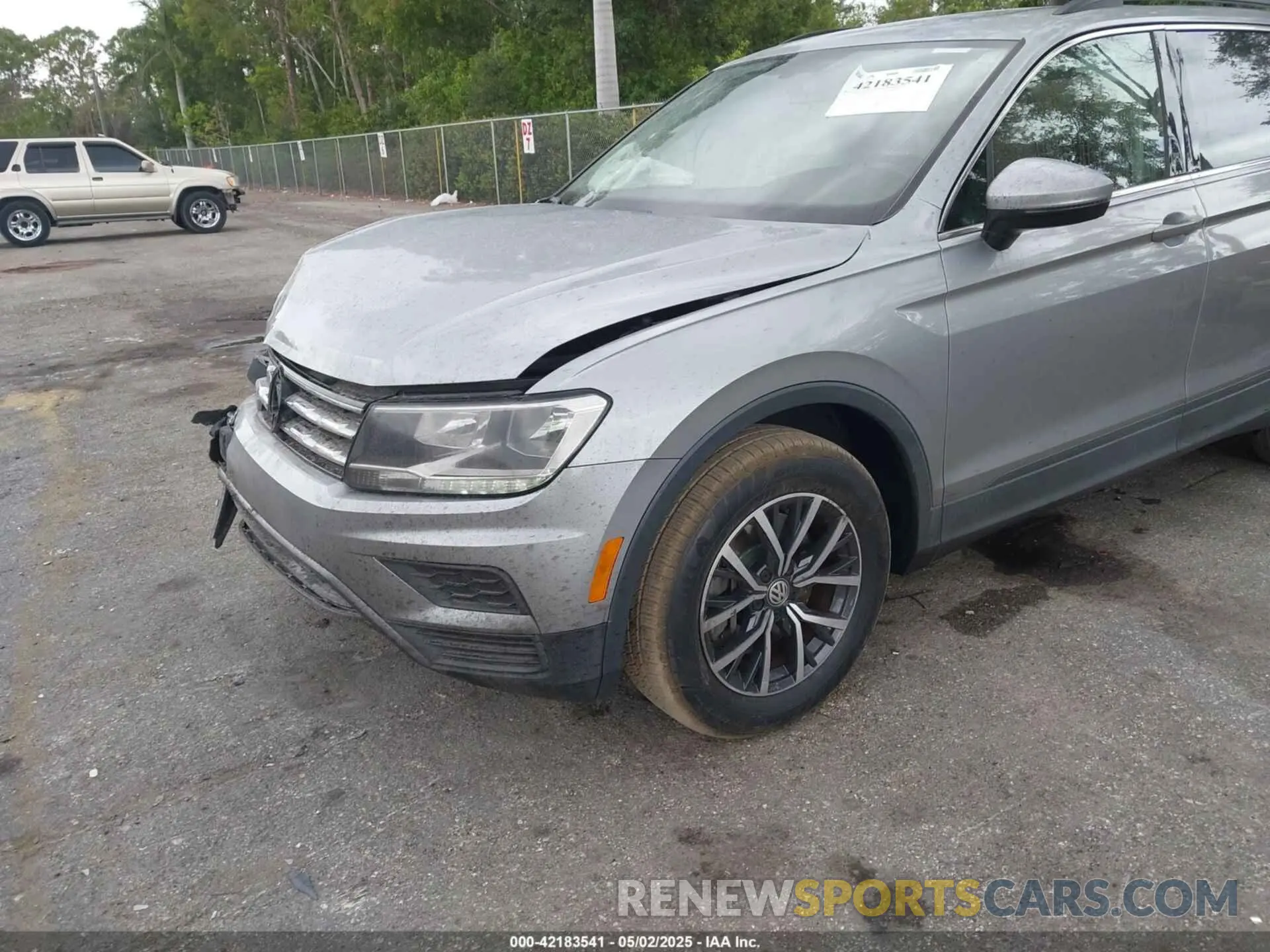 6 Photograph of a damaged car 3VV3B7AX7KM194376 VOLKSWAGEN TIGUAN 2019