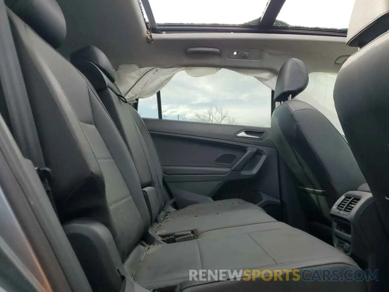 11 Photograph of a damaged car 3VV3B7AX8KM068074 VOLKSWAGEN TIGUAN 2019