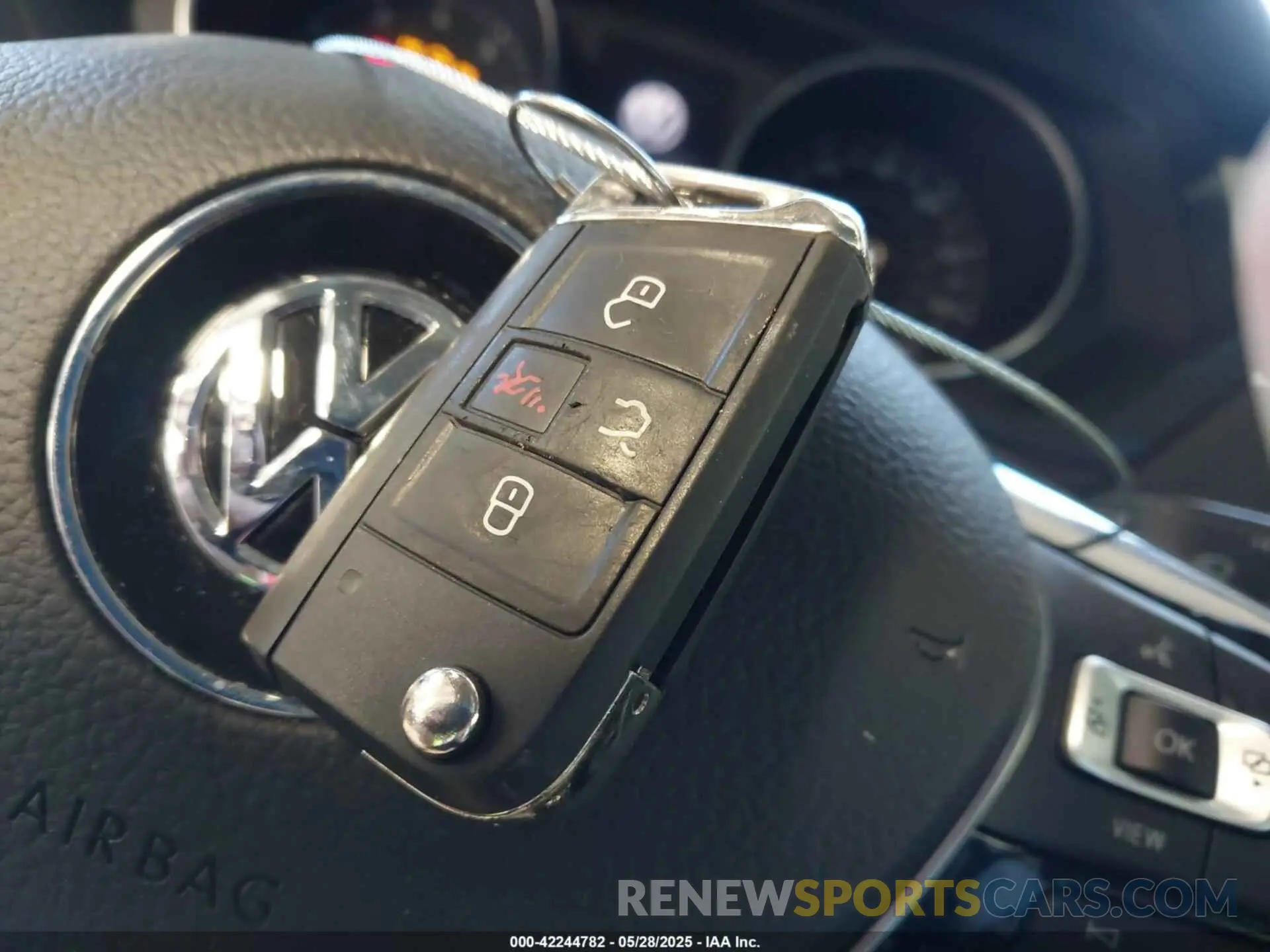 11 Photograph of a damaged car 3VV3B7AX8KM126023 VOLKSWAGEN TIGUAN 2019