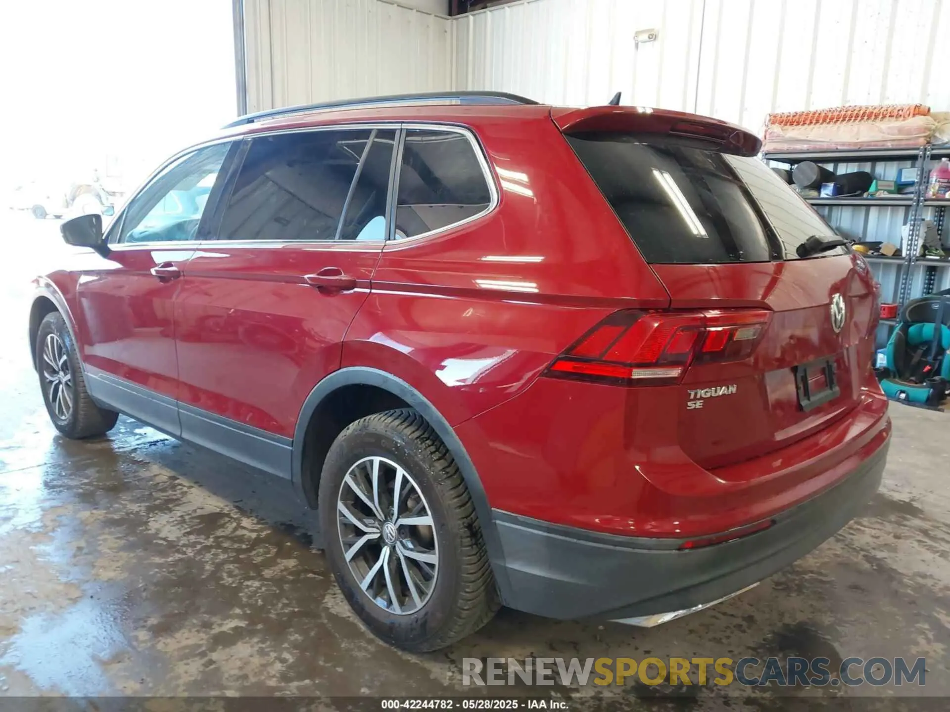 3 Photograph of a damaged car 3VV3B7AX8KM126023 VOLKSWAGEN TIGUAN 2019