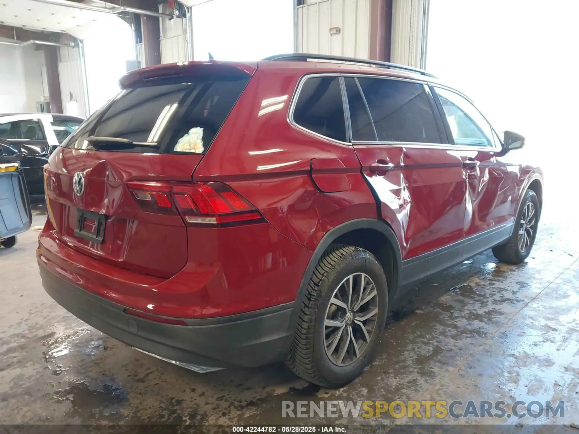 4 Photograph of a damaged car 3VV3B7AX8KM126023 VOLKSWAGEN TIGUAN 2019