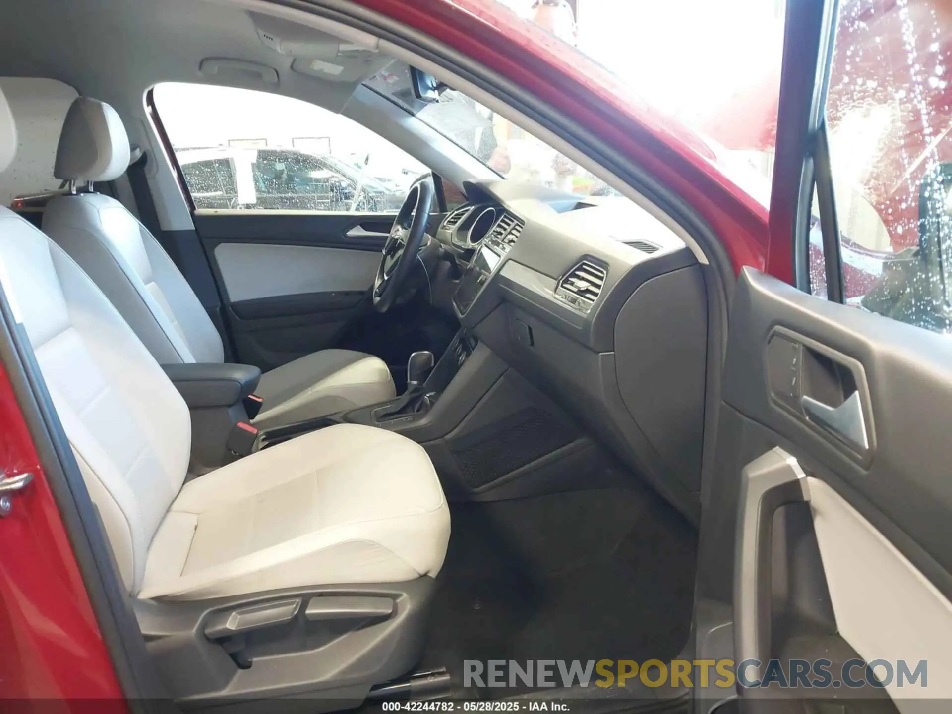 5 Photograph of a damaged car 3VV3B7AX8KM126023 VOLKSWAGEN TIGUAN 2019