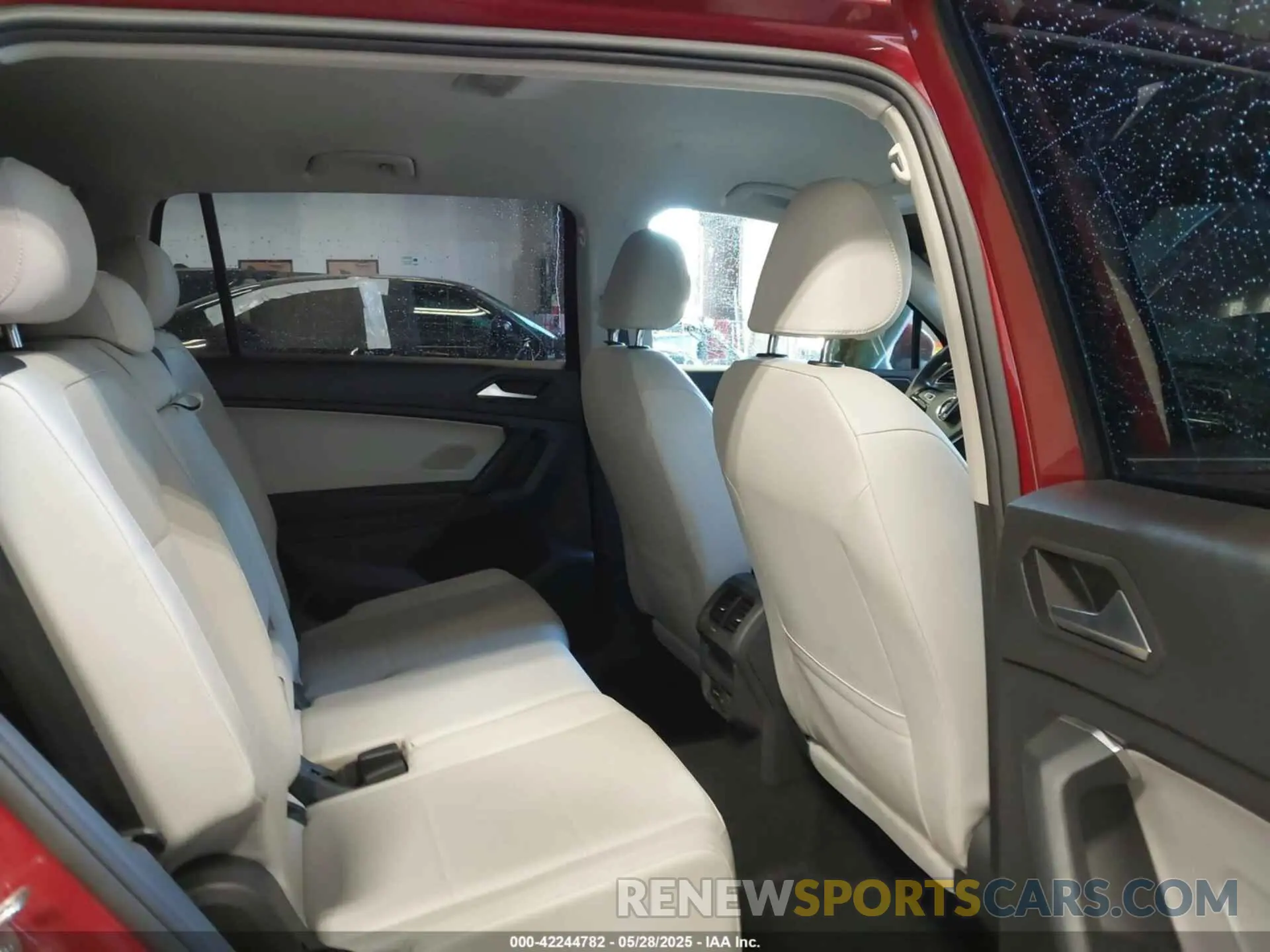 8 Photograph of a damaged car 3VV3B7AX8KM126023 VOLKSWAGEN TIGUAN 2019