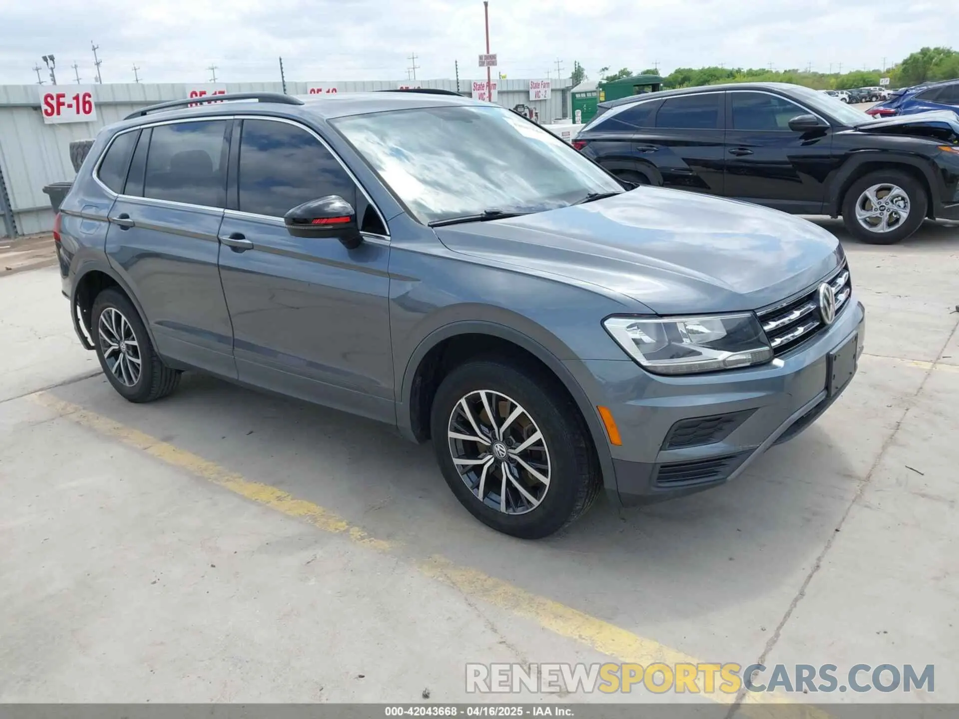 1 Photograph of a damaged car 3VV3B7AX8KM144134 VOLKSWAGEN TIGUAN 2019