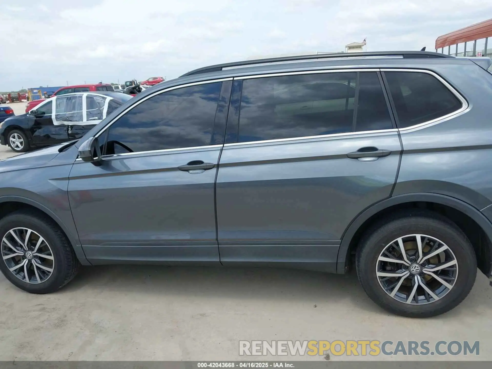 15 Photograph of a damaged car 3VV3B7AX8KM144134 VOLKSWAGEN TIGUAN 2019