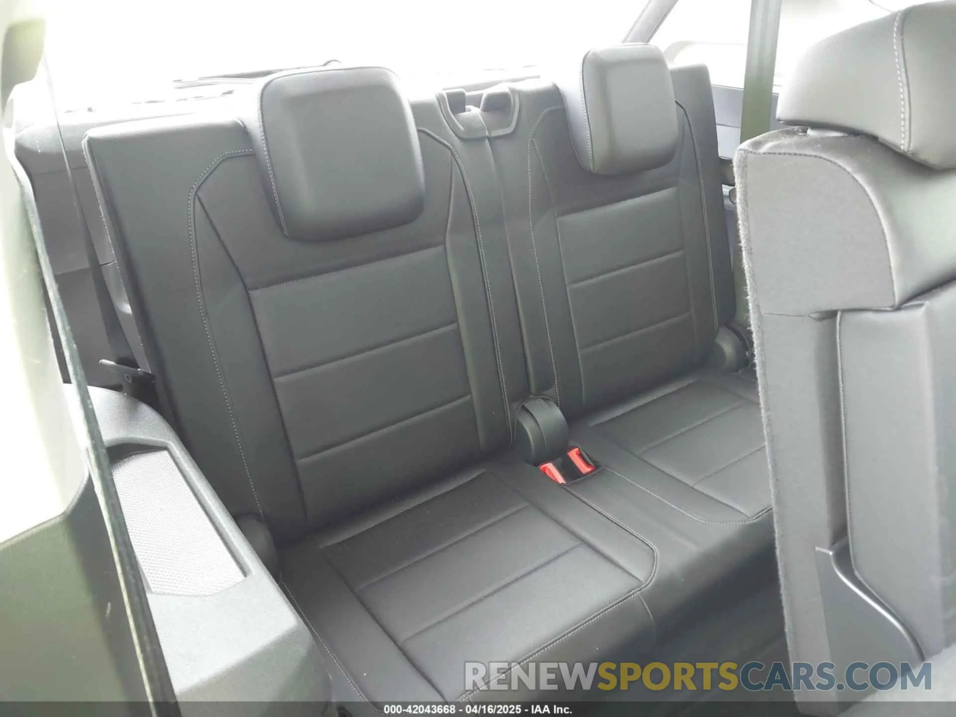 18 Photograph of a damaged car 3VV3B7AX8KM144134 VOLKSWAGEN TIGUAN 2019