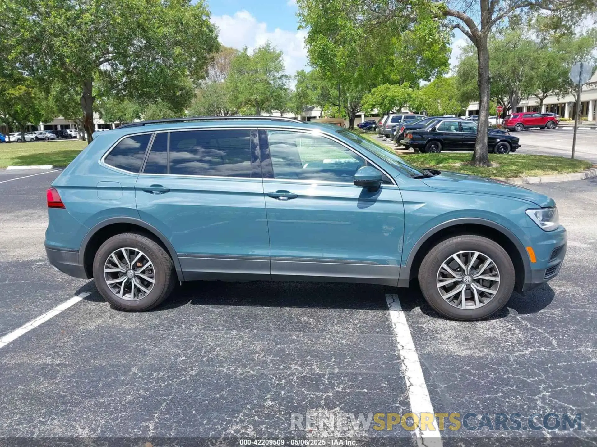 13 Photograph of a damaged car 3VV3B7AX8KM171057 VOLKSWAGEN TIGUAN 2019