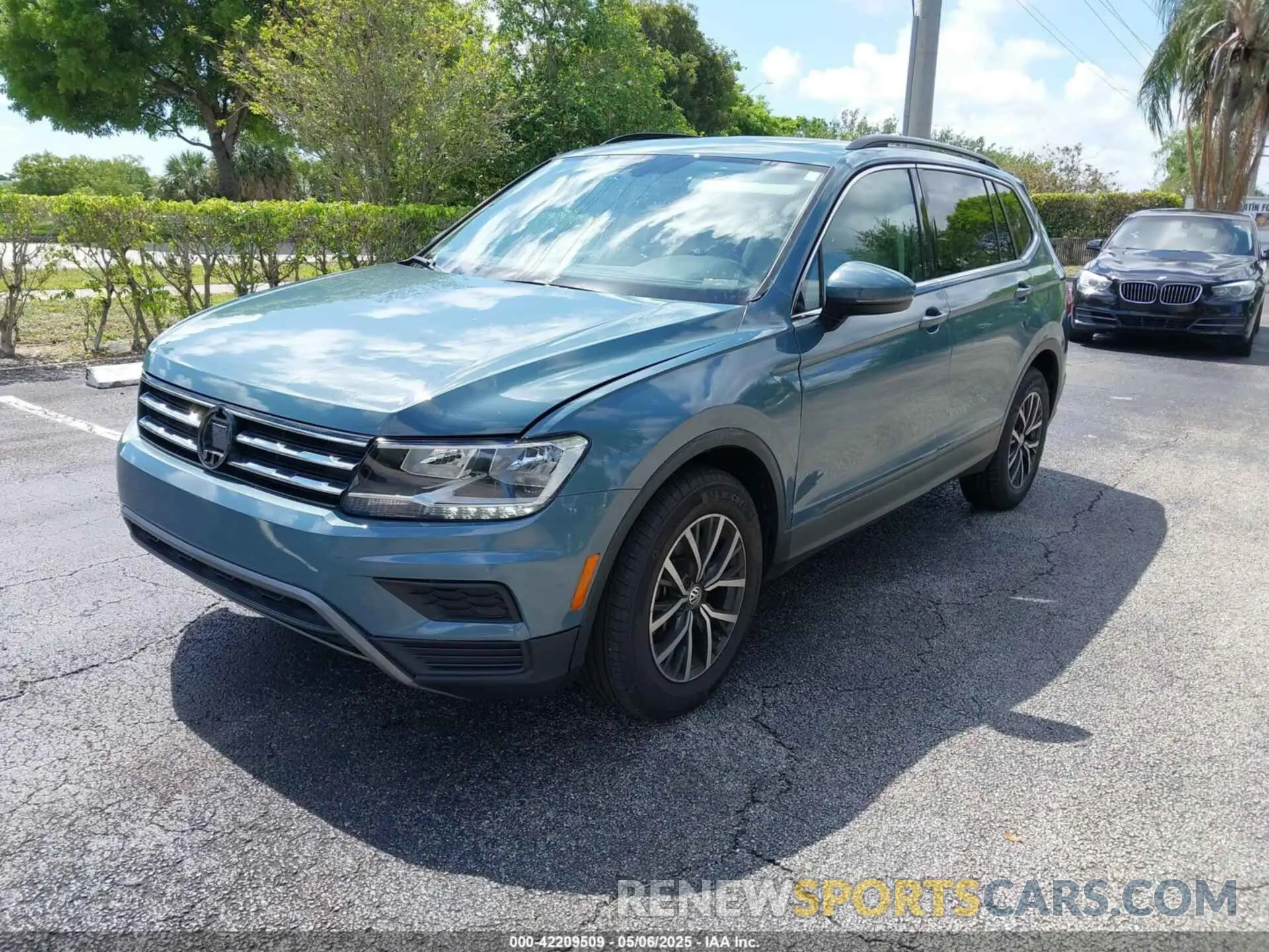 2 Photograph of a damaged car 3VV3B7AX8KM171057 VOLKSWAGEN TIGUAN 2019