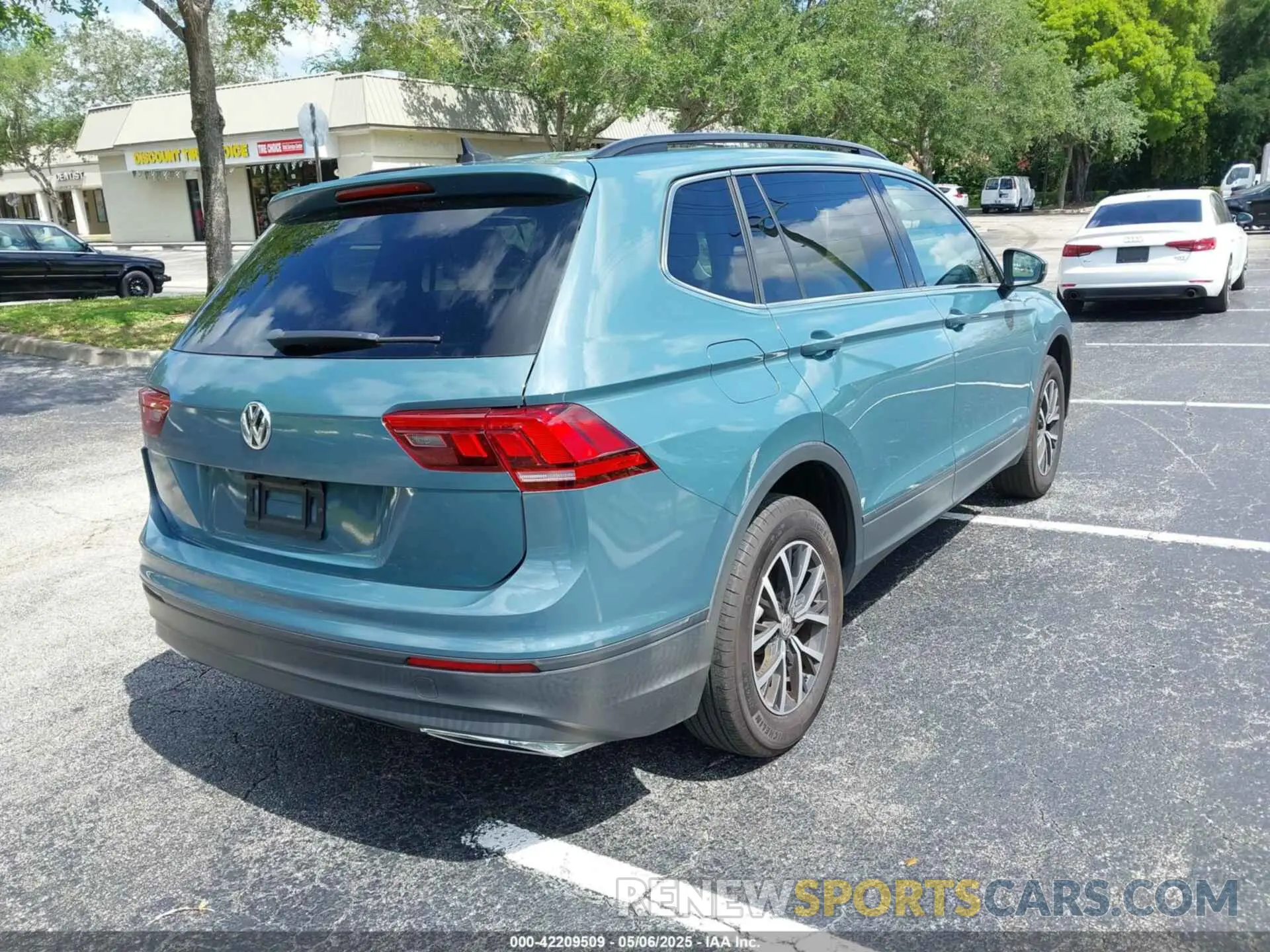 4 Photograph of a damaged car 3VV3B7AX8KM171057 VOLKSWAGEN TIGUAN 2019