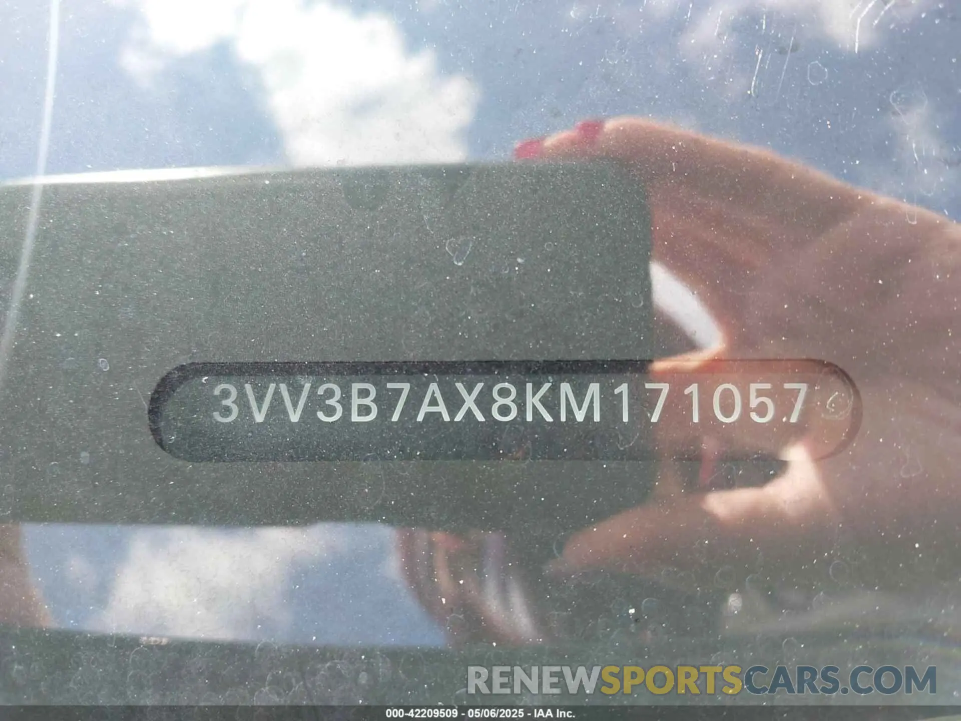 9 Photograph of a damaged car 3VV3B7AX8KM171057 VOLKSWAGEN TIGUAN 2019