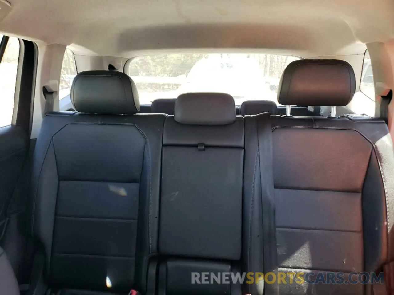 10 Photograph of a damaged car 3VV3B7AX8KM190398 VOLKSWAGEN TIGUAN 2019