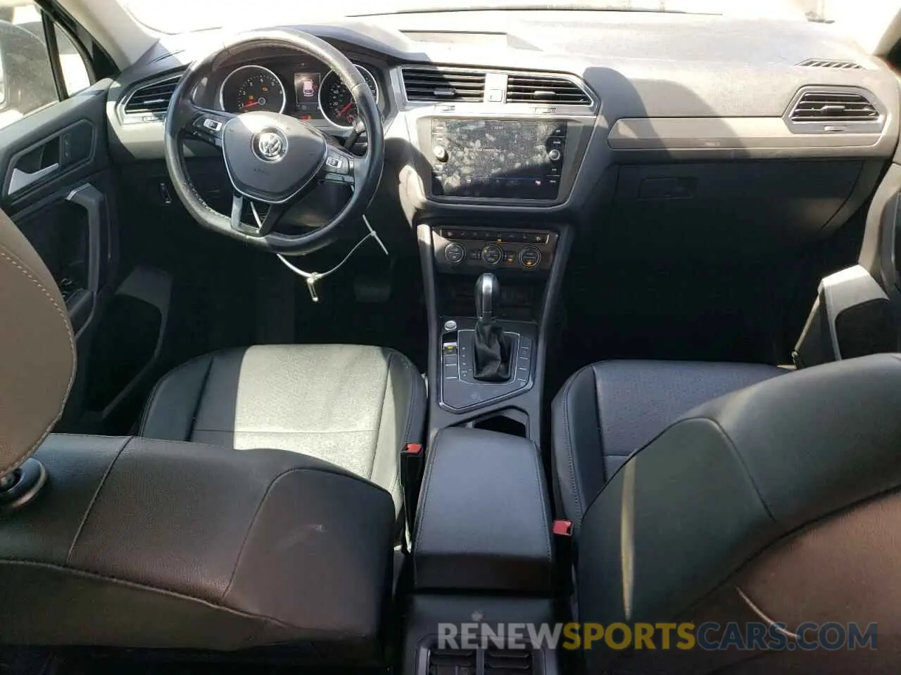 8 Photograph of a damaged car 3VV3B7AX8KM190398 VOLKSWAGEN TIGUAN 2019