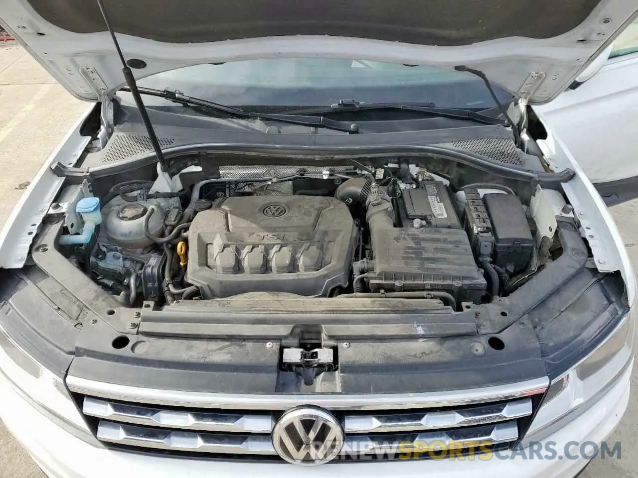 14 Photograph of a damaged car 3VV3B7AX8KM190742 VOLKSWAGEN TIGUAN 2019