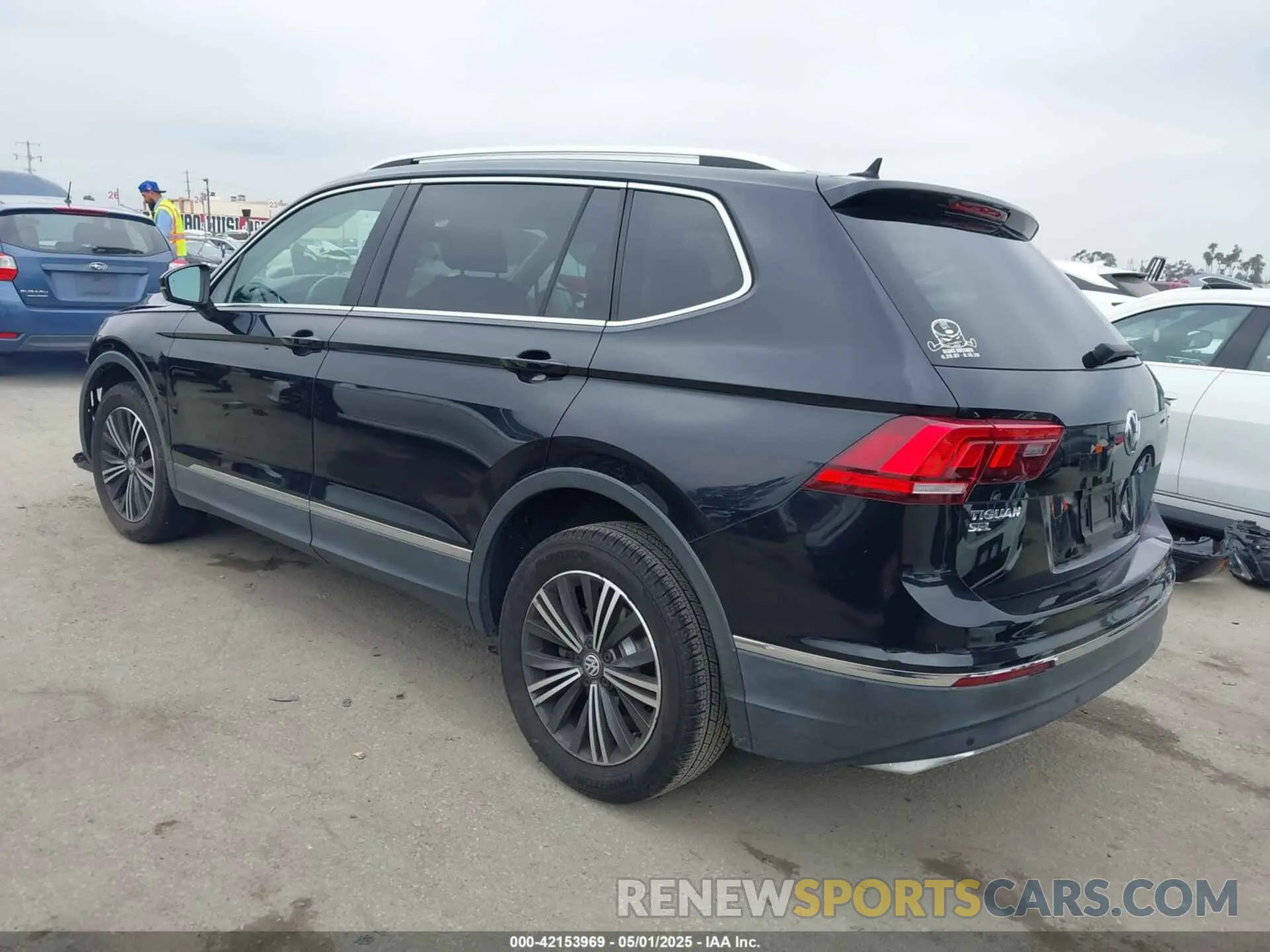 3 Photograph of a damaged car 3VV3B7AX9KM006585 VOLKSWAGEN TIGUAN 2019