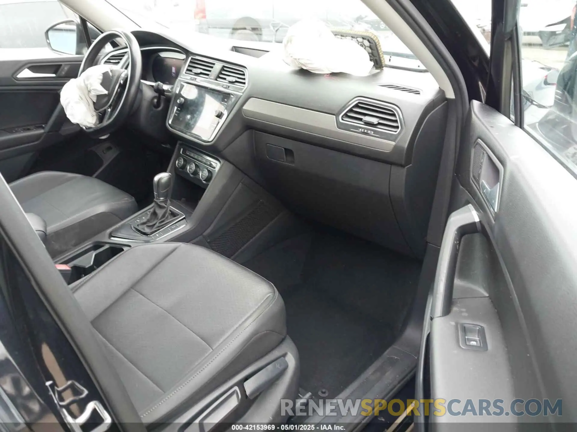 5 Photograph of a damaged car 3VV3B7AX9KM006585 VOLKSWAGEN TIGUAN 2019
