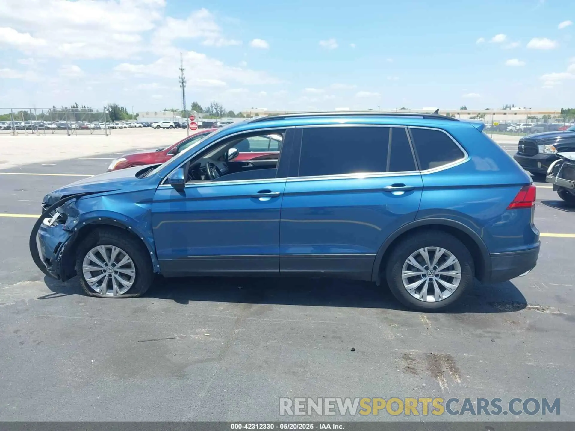 14 Photograph of a damaged car 3VV3B7AX9KM057438 VOLKSWAGEN TIGUAN 2019