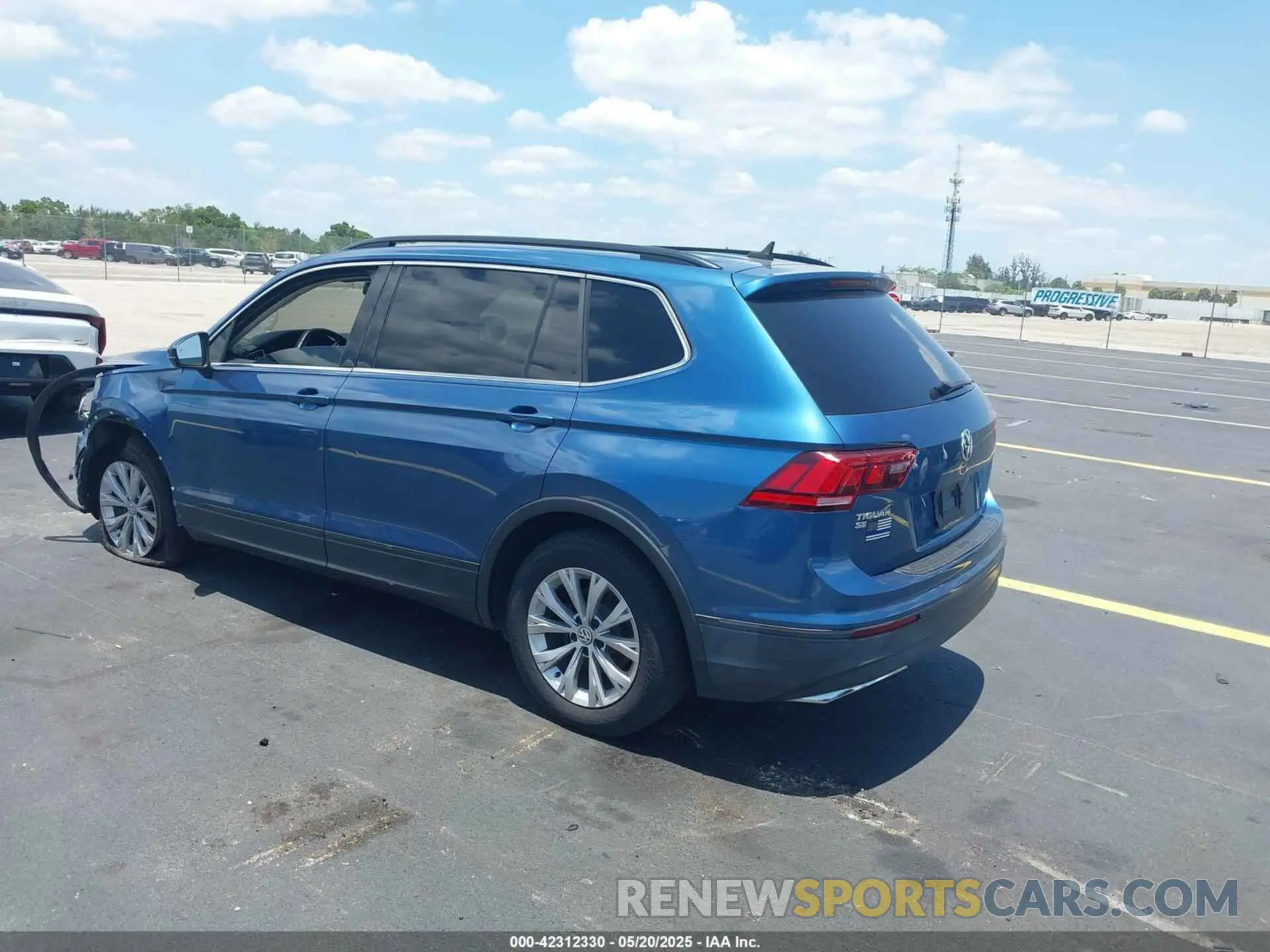 3 Photograph of a damaged car 3VV3B7AX9KM057438 VOLKSWAGEN TIGUAN 2019