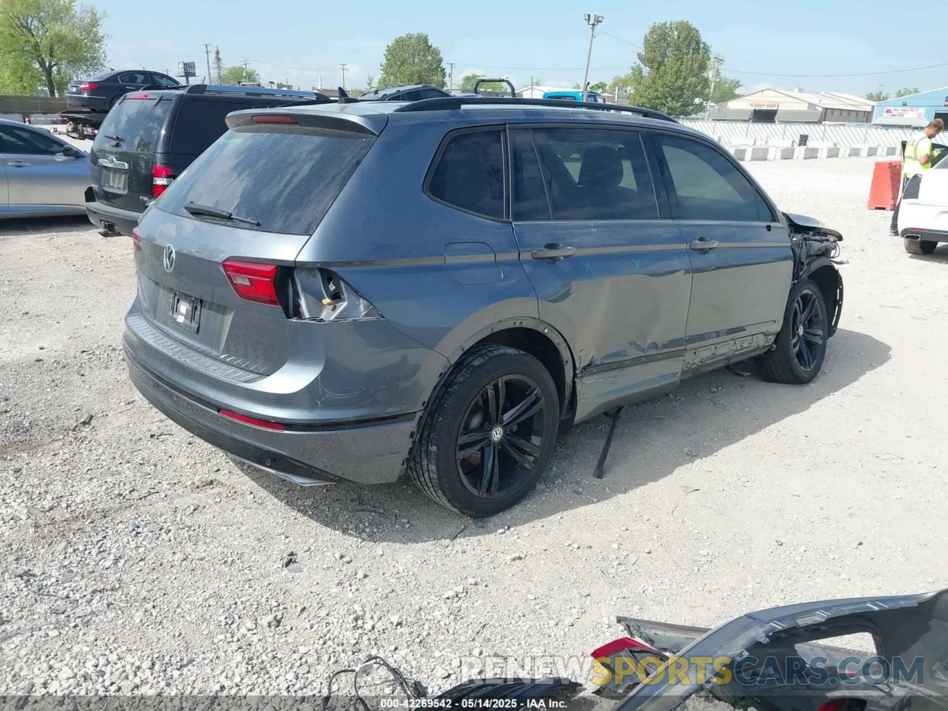 4 Photograph of a damaged car 3VV3B7AX9KM134177 VOLKSWAGEN TIGUAN 2019