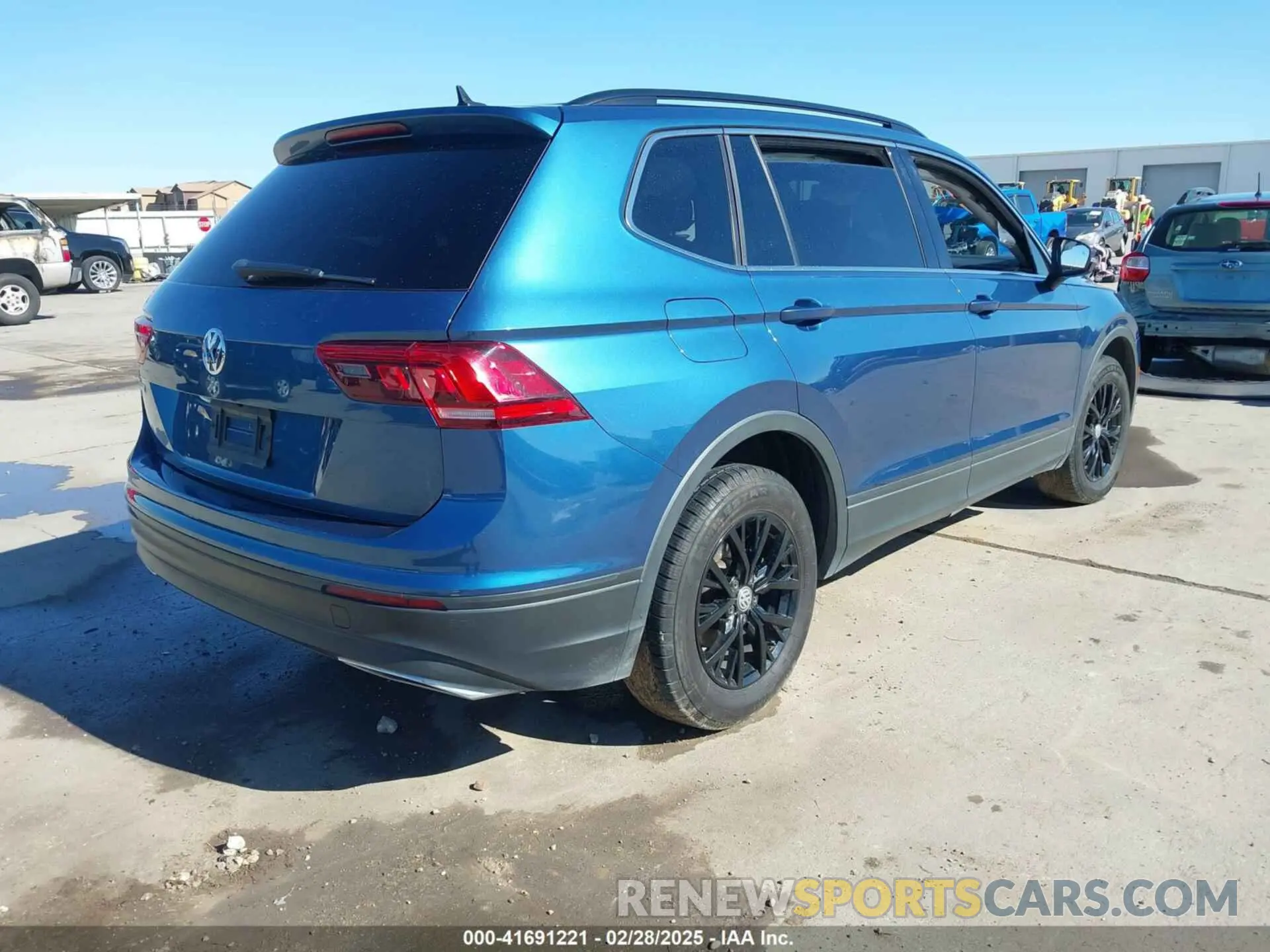 4 Photograph of a damaged car 3VV3B7AX9KM197862 VOLKSWAGEN TIGUAN 2019