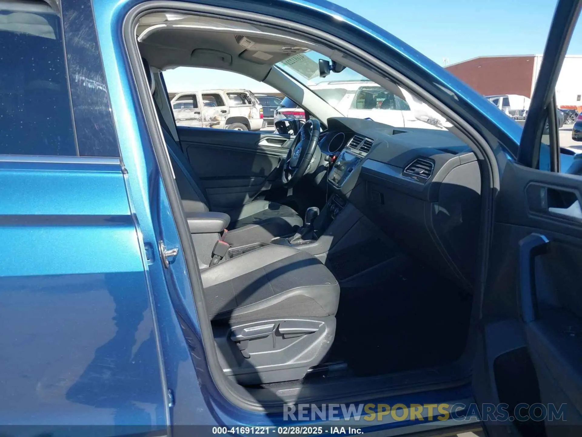 5 Photograph of a damaged car 3VV3B7AX9KM197862 VOLKSWAGEN TIGUAN 2019