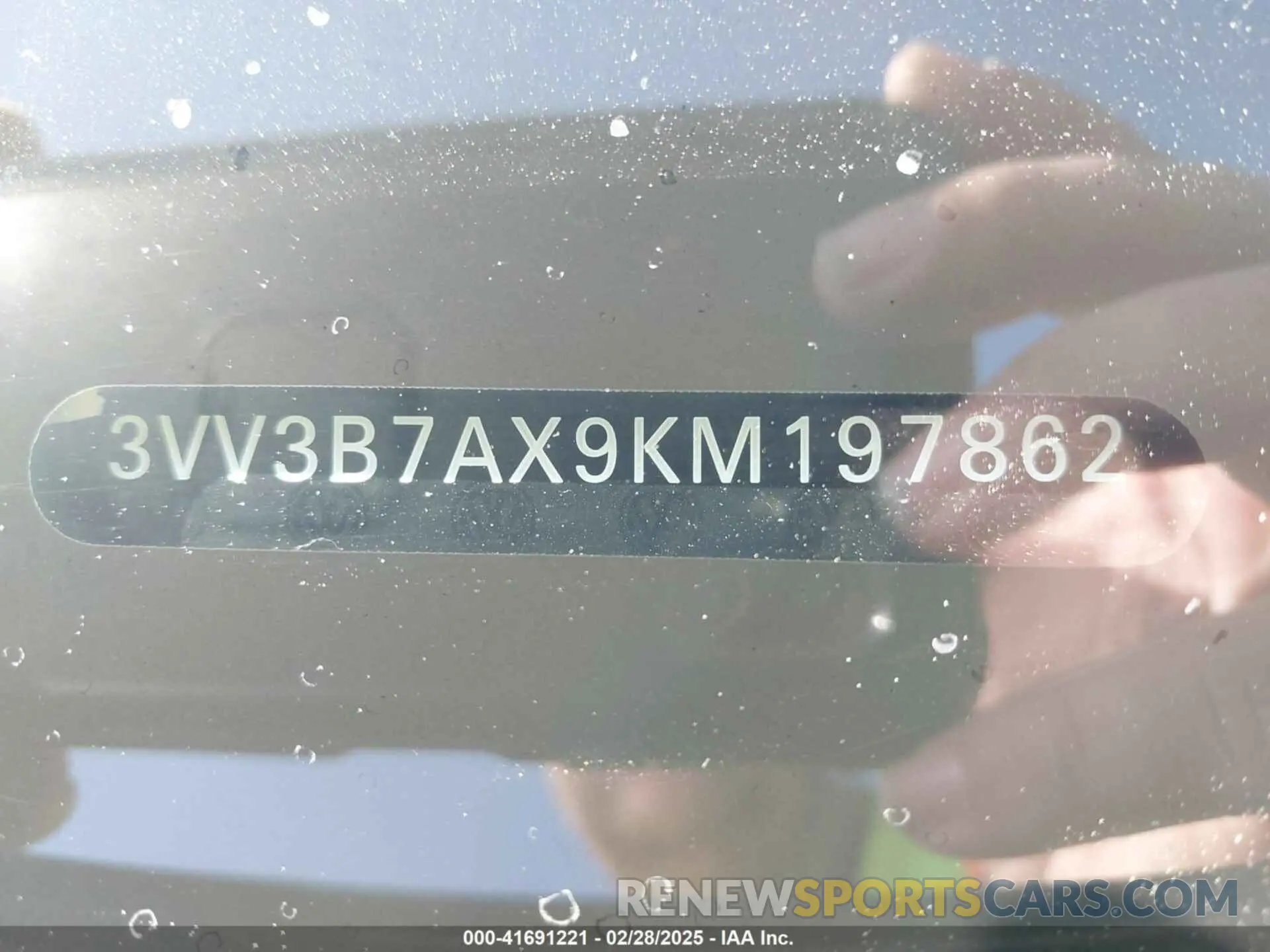 9 Photograph of a damaged car 3VV3B7AX9KM197862 VOLKSWAGEN TIGUAN 2019