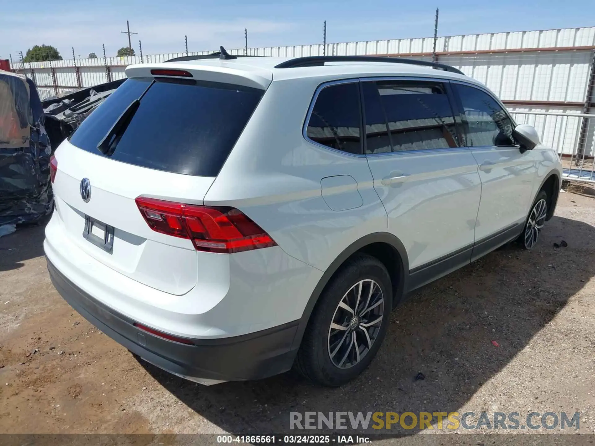 4 Photograph of a damaged car 3VV3B7AXXKM139582 VOLKSWAGEN TIGUAN 2019
