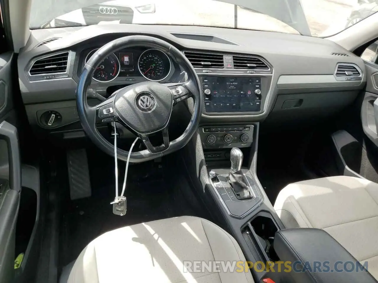 8 Photograph of a damaged car 3VV3B7AXXKM142949 VOLKSWAGEN TIGUAN 2019