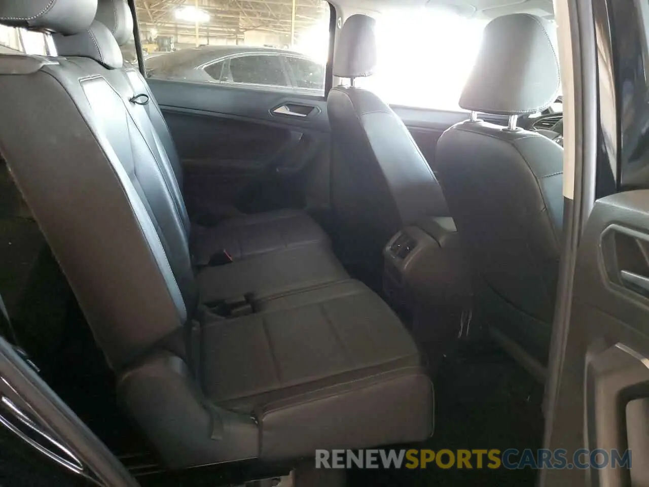 10 Photograph of a damaged car 3VV3B7AXXKM172744 VOLKSWAGEN TIGUAN 2019