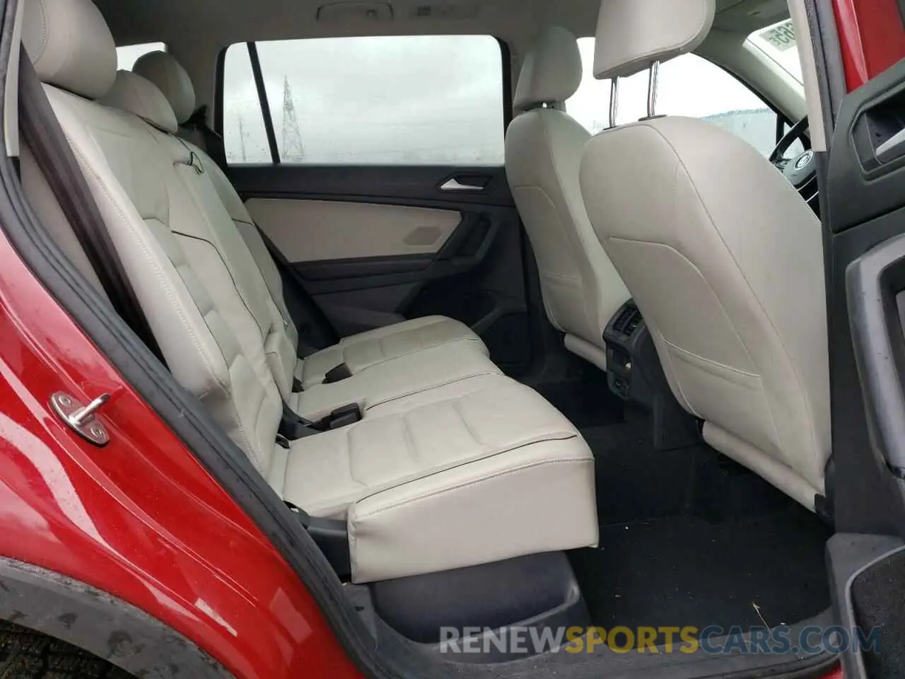 11 Photograph of a damaged car 3VV4B7AX0KM037728 VOLKSWAGEN TIGUAN 2019
